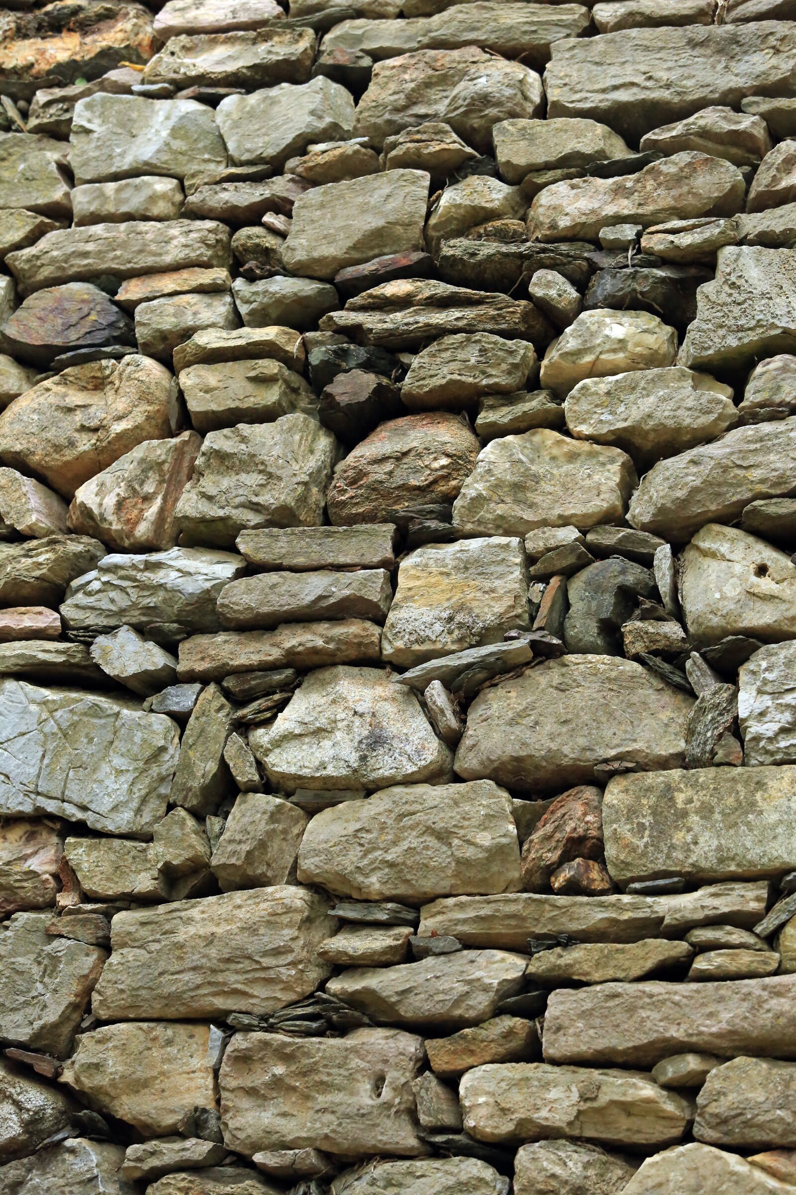 Canon EF 70-200mm F2.8L USM sample photo. Building, dry stone, languedoc photography