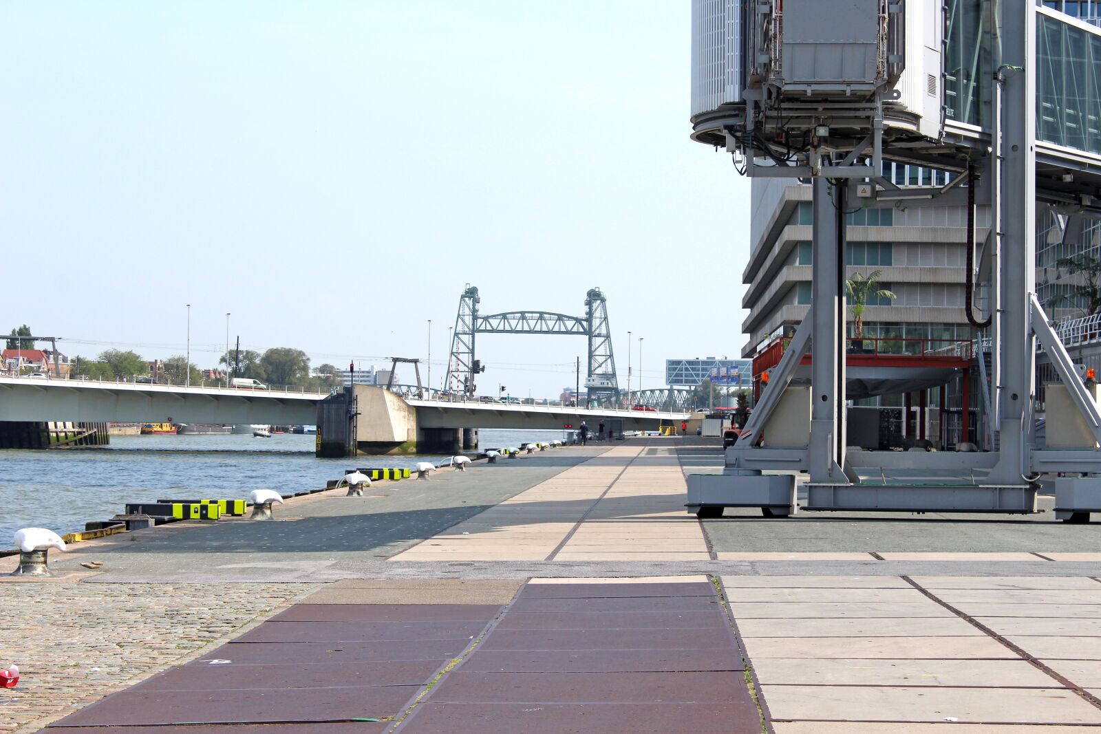 Canon EOS 1200D (EOS Rebel T5 / EOS Kiss X70 / EOS Hi) sample photo. Mesh, lift bridge, bridge photography
