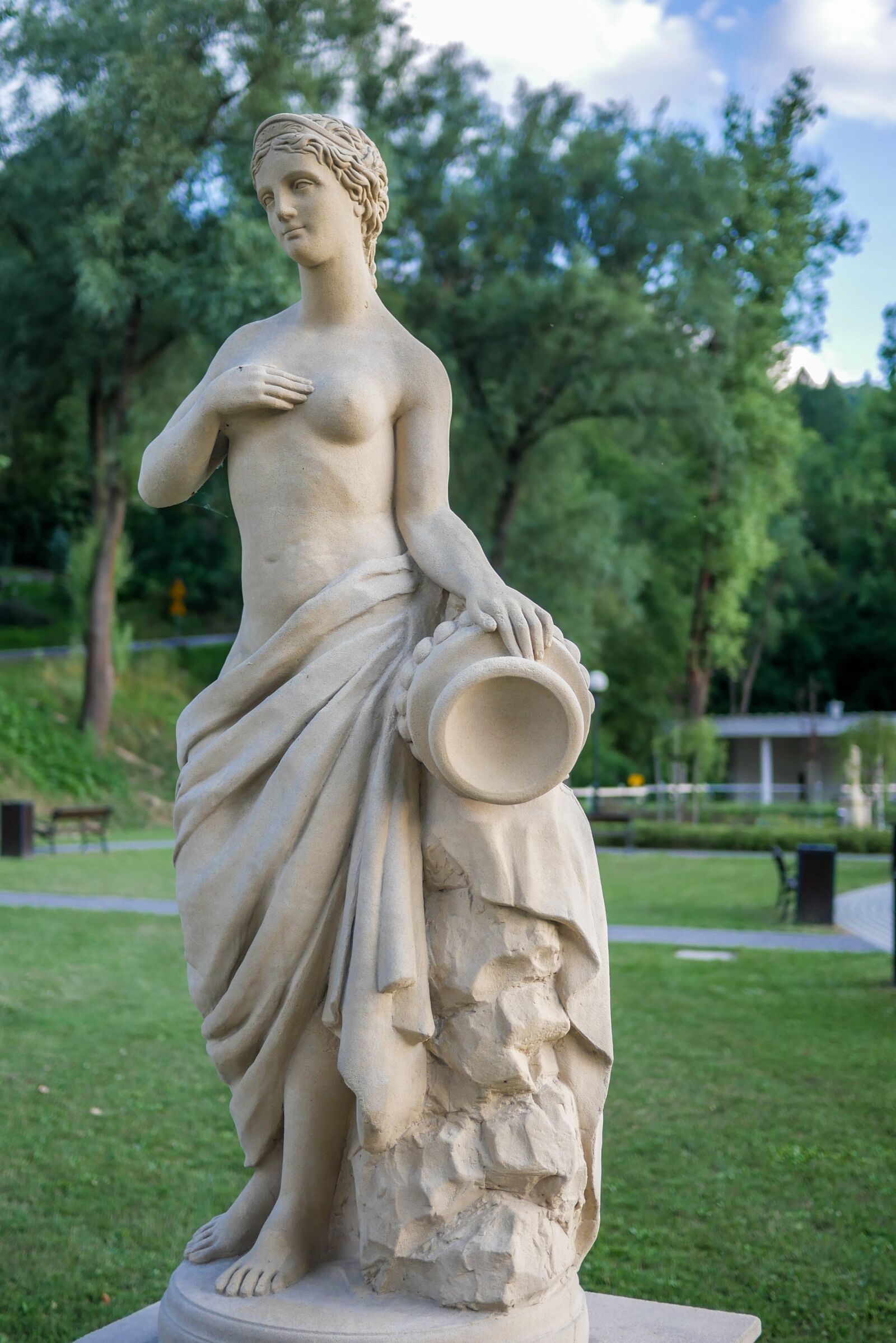 LUMIX G 20/F1.7 II sample photo. The statue, the statue photography