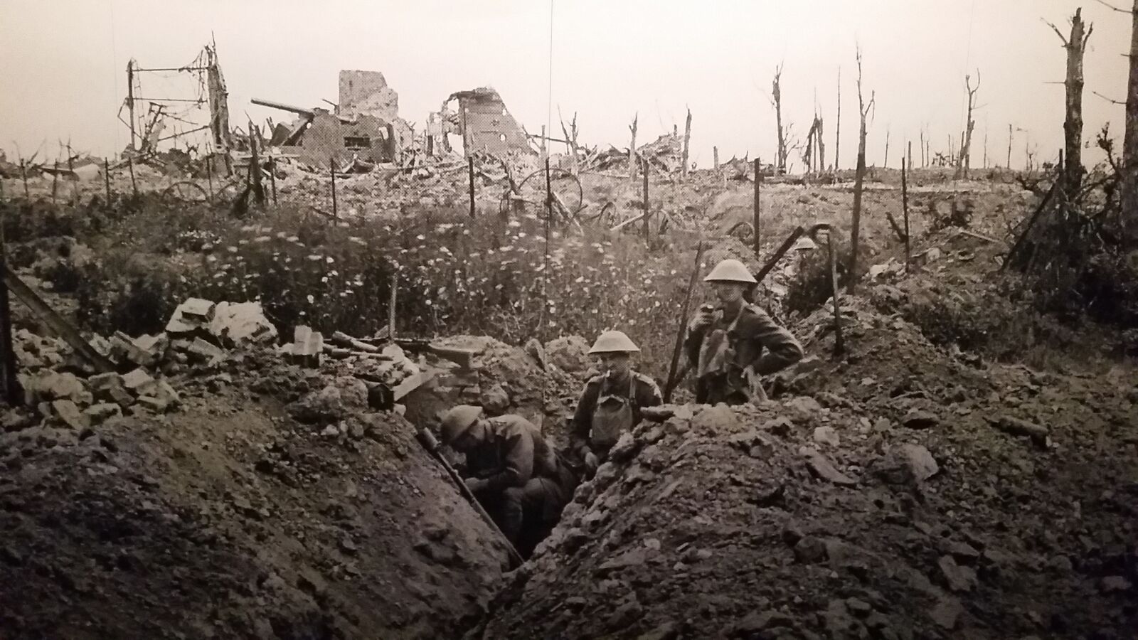 Samsung Galaxy S5 sample photo. Ww1, trench, warfare photography