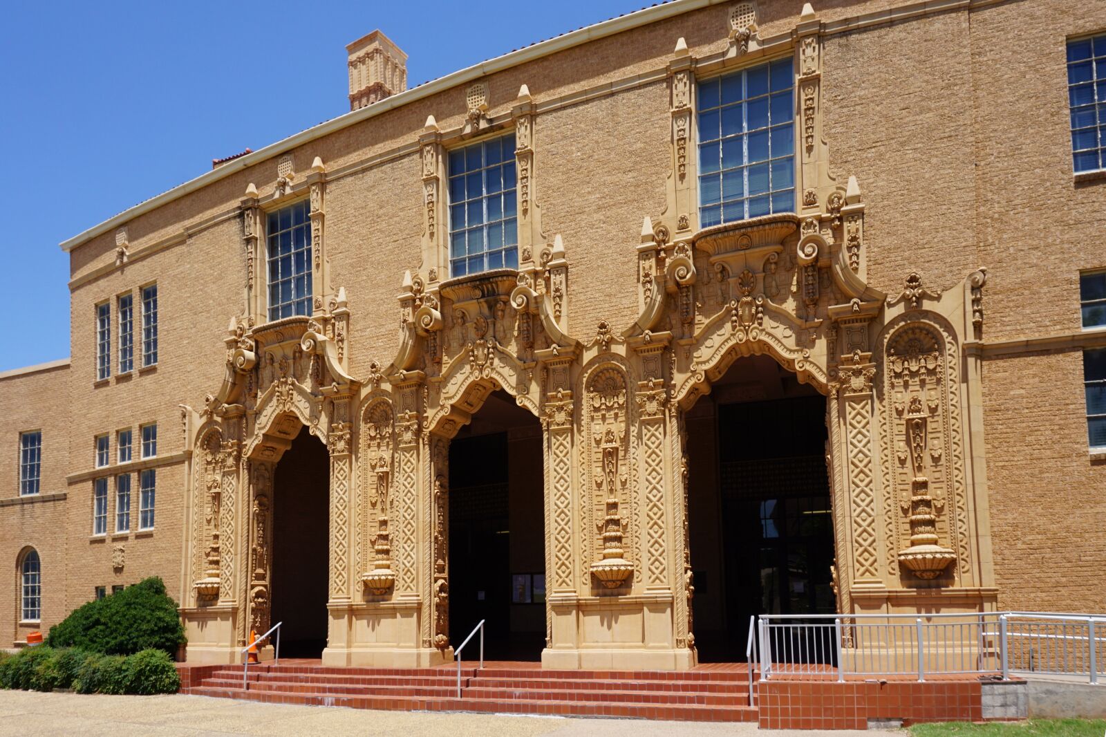 Sony a6000 sample photo. Wichita falls, building, architecture photography
