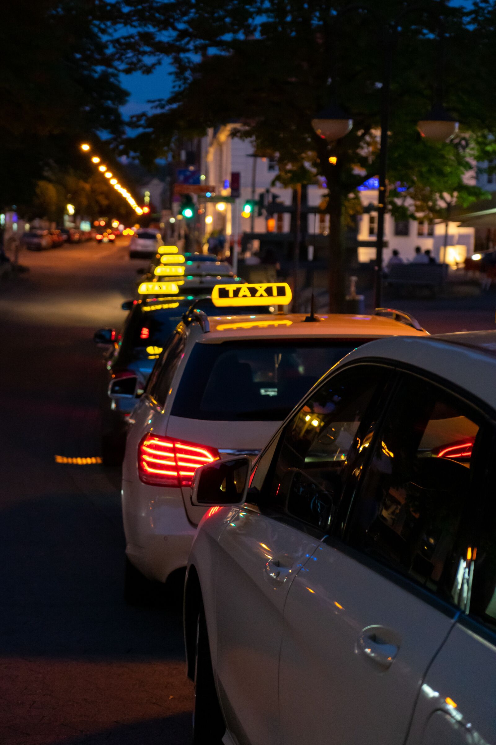 Sony a7 II sample photo. Taxi, auto, road photography