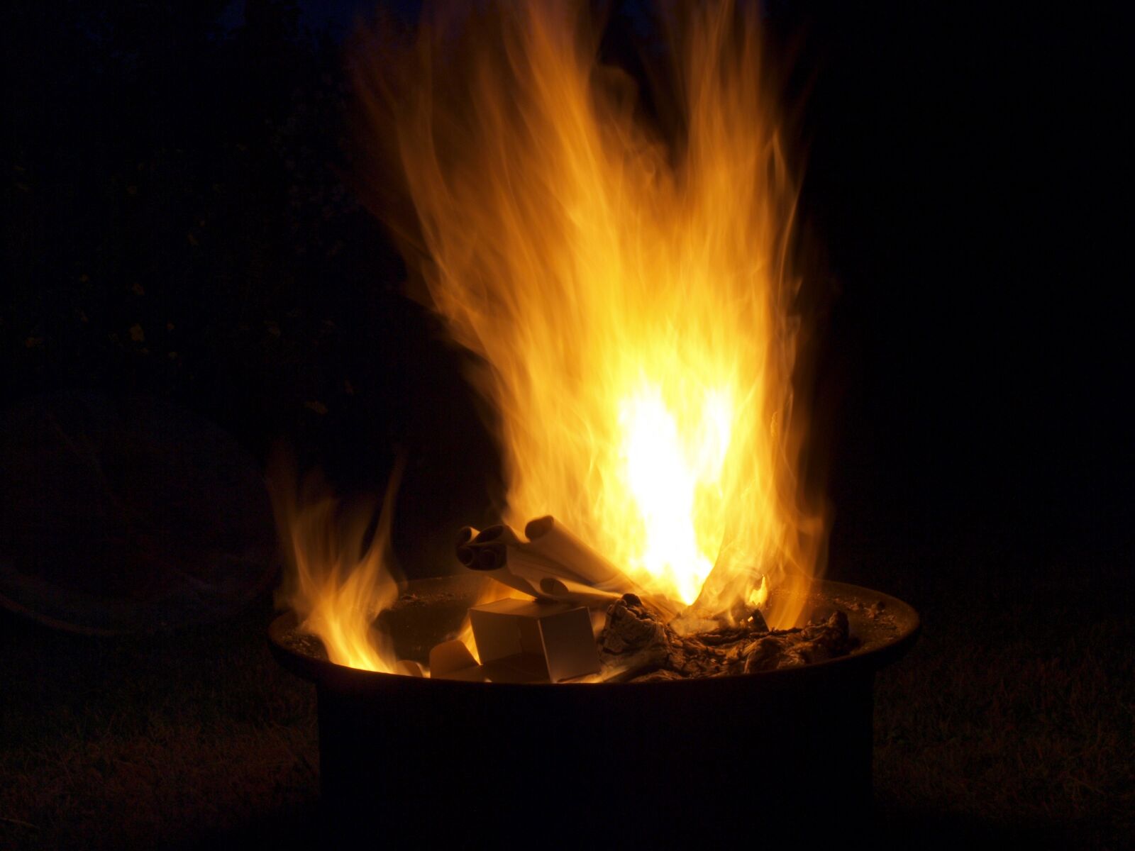Olympus E-520 (EVOLT E-520) sample photo. Fire, flame, burning photography
