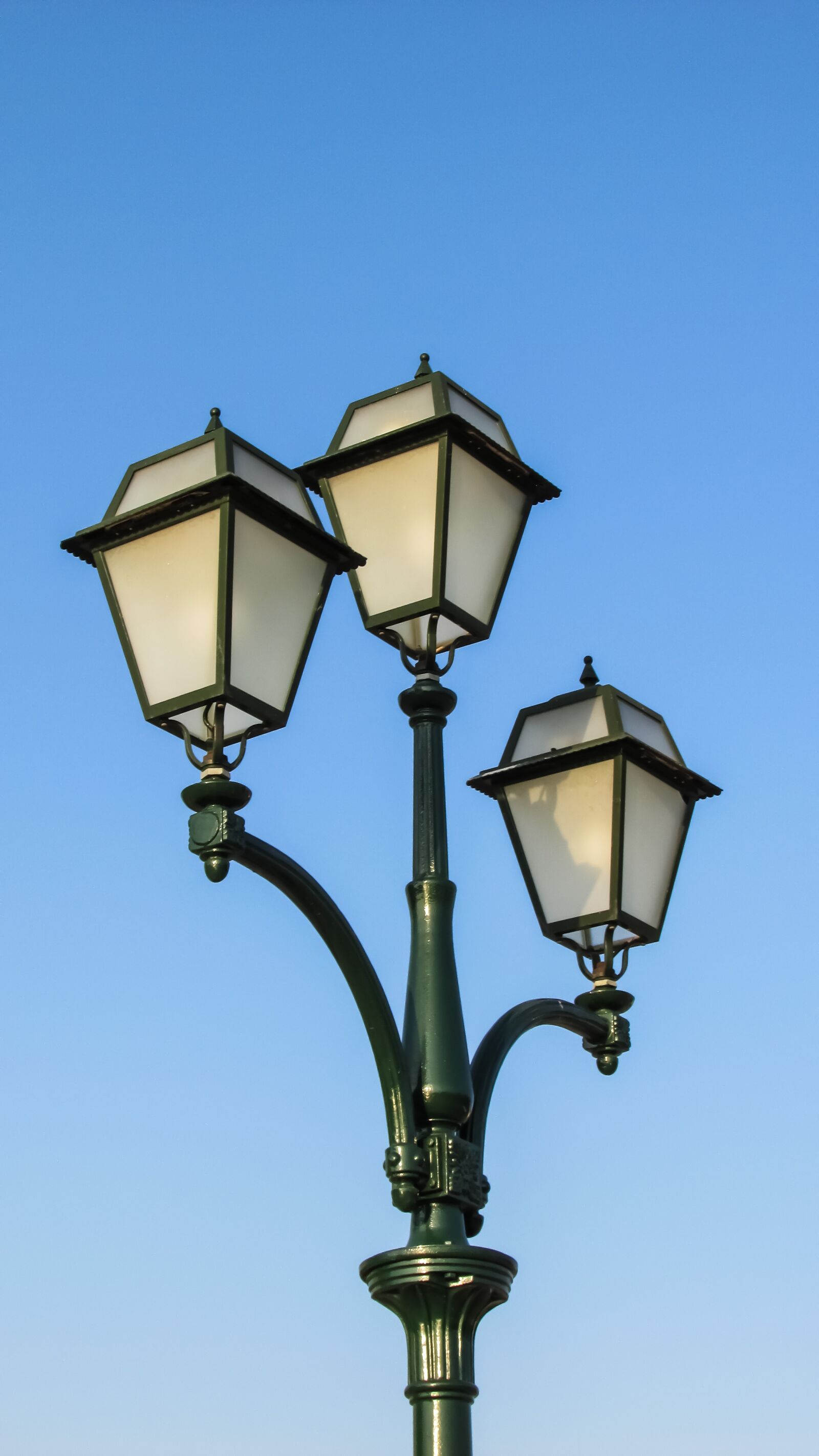 Canon PowerShot SX400 IS sample photo. Lamps, light, elegance photography