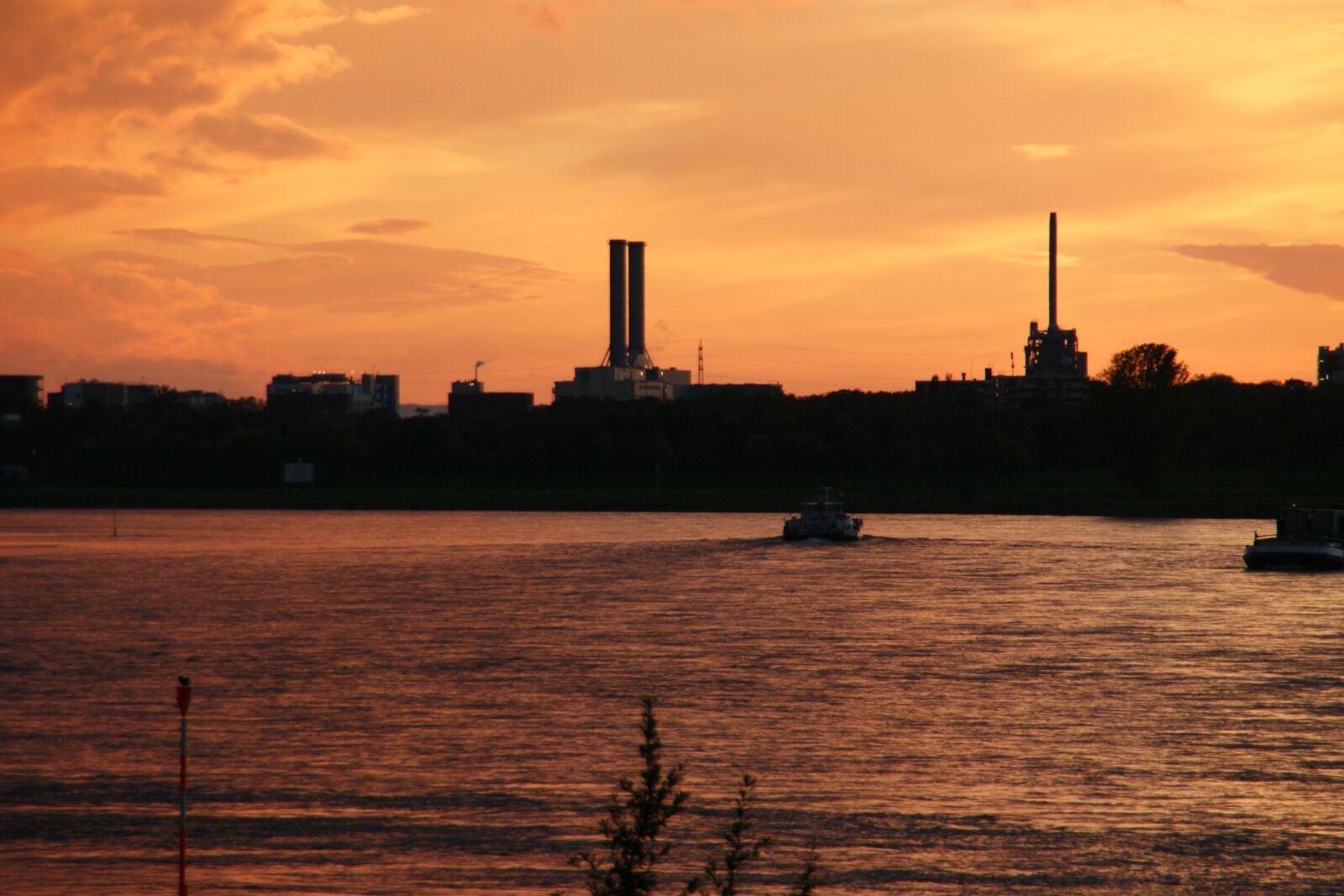 Sony Alpha DSLR-A350 sample photo. Setting, sun, sunset photography