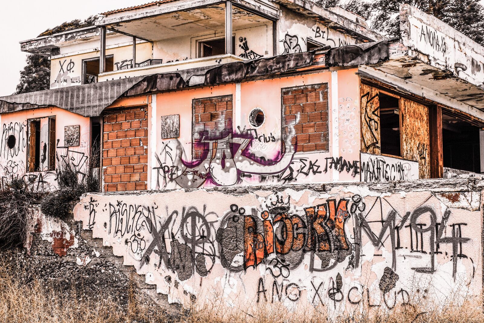 Nikon D3300 sample photo. Building, abandoned, decay photography