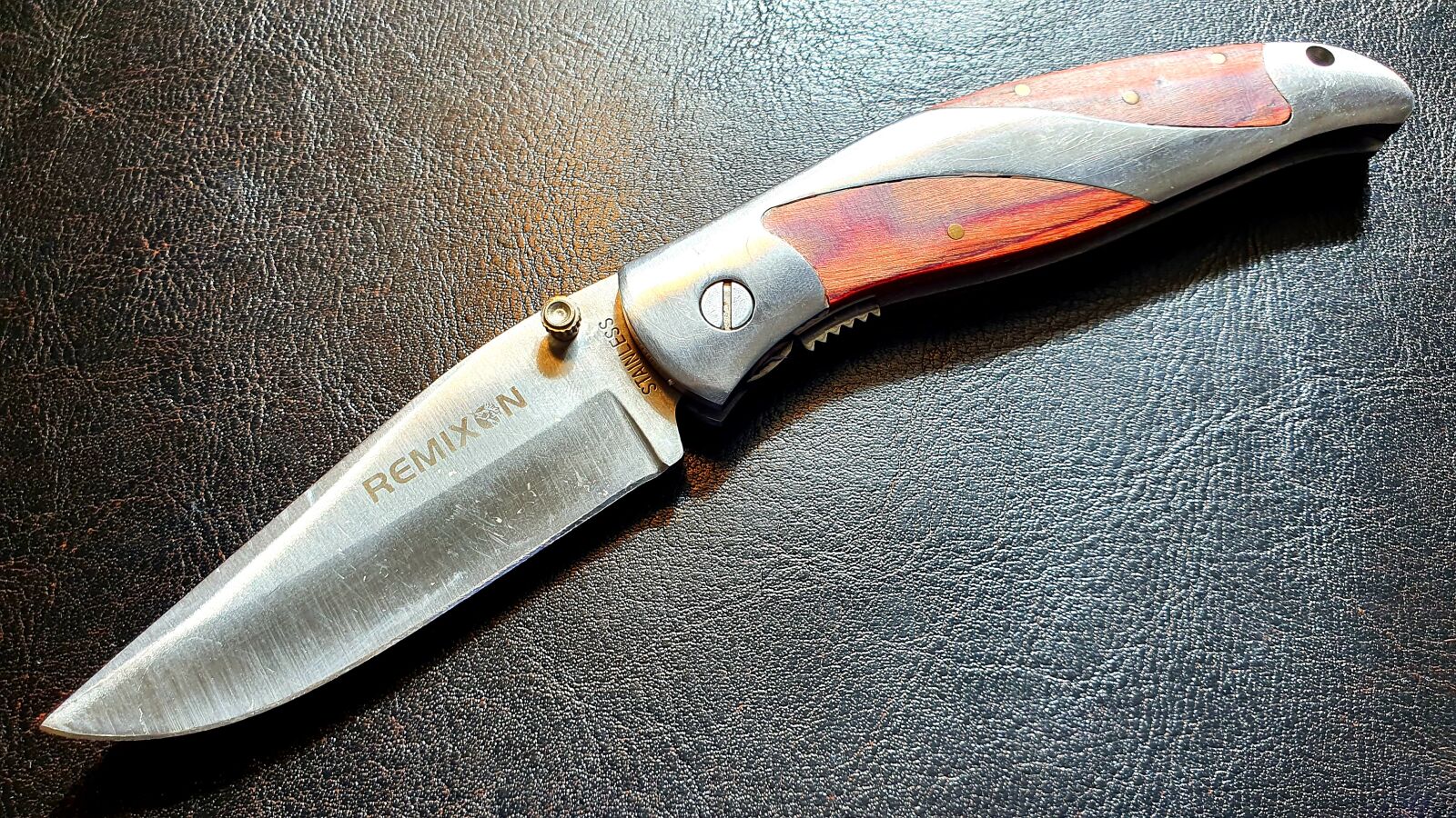 Samsung Galaxy S10e sample photo. Pocket knife, knife, steel photography
