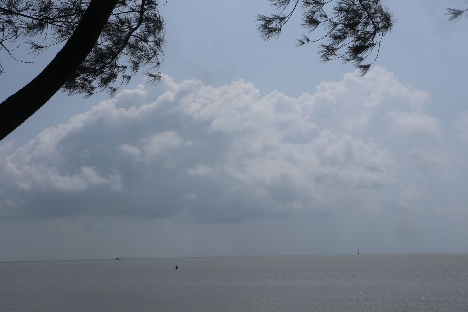 Canon EOS M100 sample photo. Beach, blue sky, cloud photography