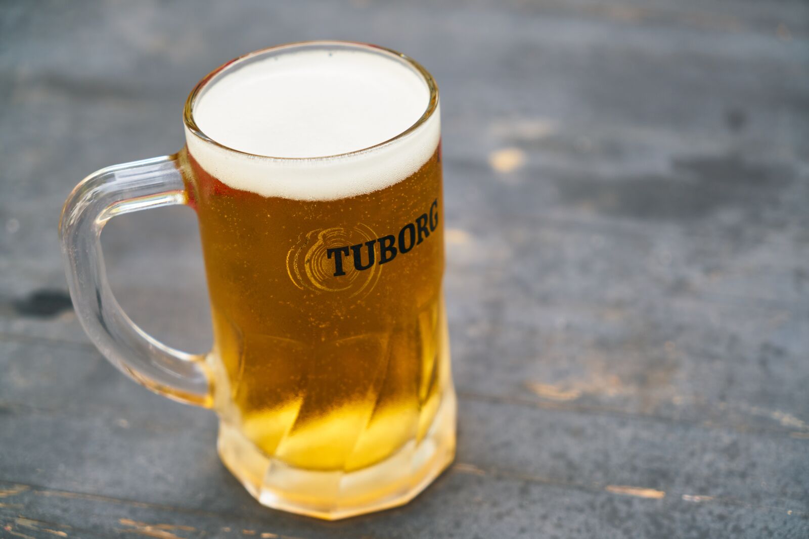 Sony a7R II sample photo. Beer, a toast, glass photography
