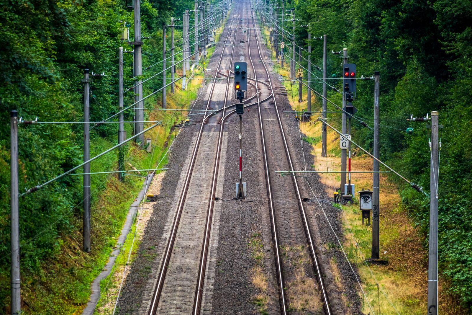 Canon PowerShot G3 X sample photo. Rails, signal, characters photography
