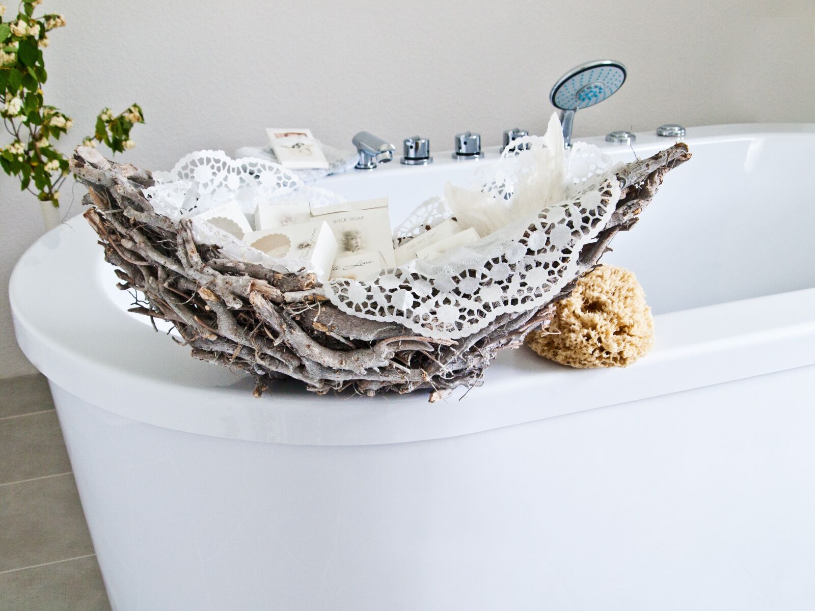Olympus E-420 (EVOLT E-420) sample photo. Basket, soap, bad photography