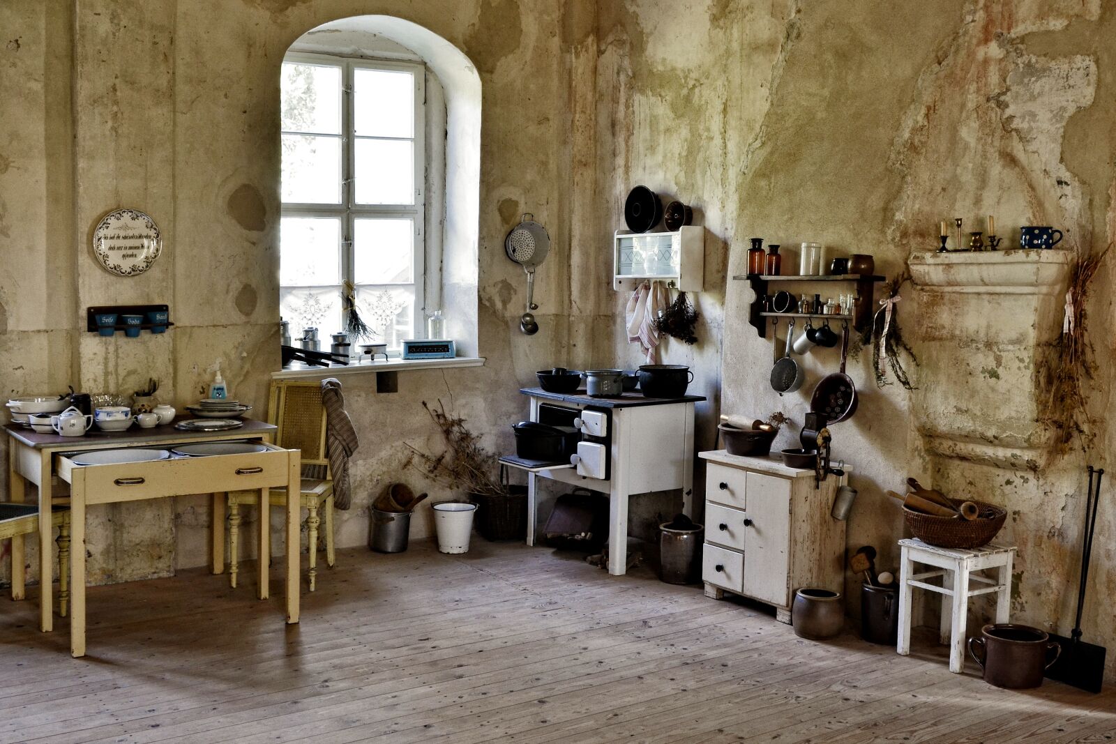 Nikon D5100 sample photo. Kitchen, old, historically photography