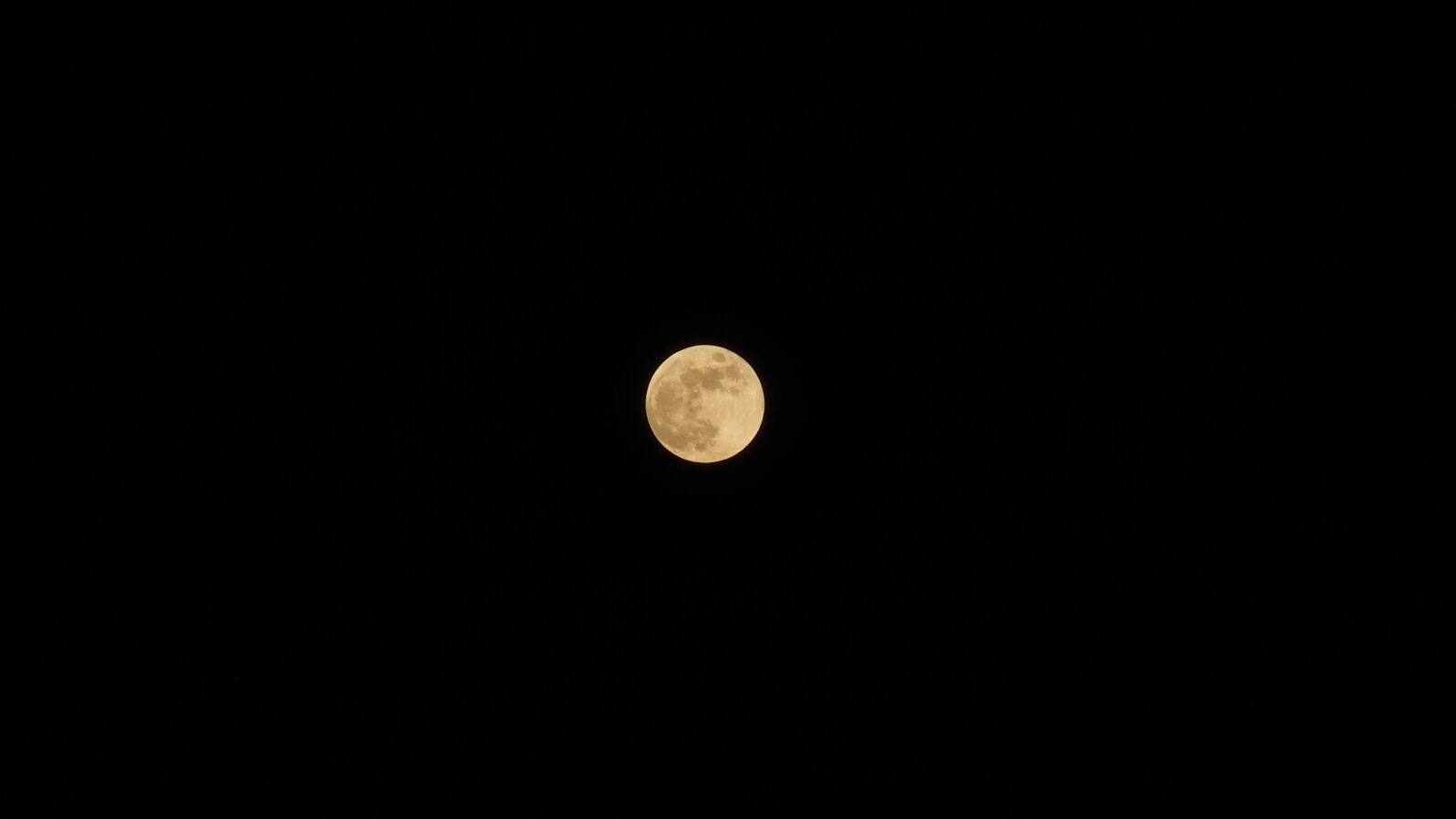 Olympus M.Zuiko Digital ED 40-150mm F4-5.6 R sample photo. Moon, night, lights photography