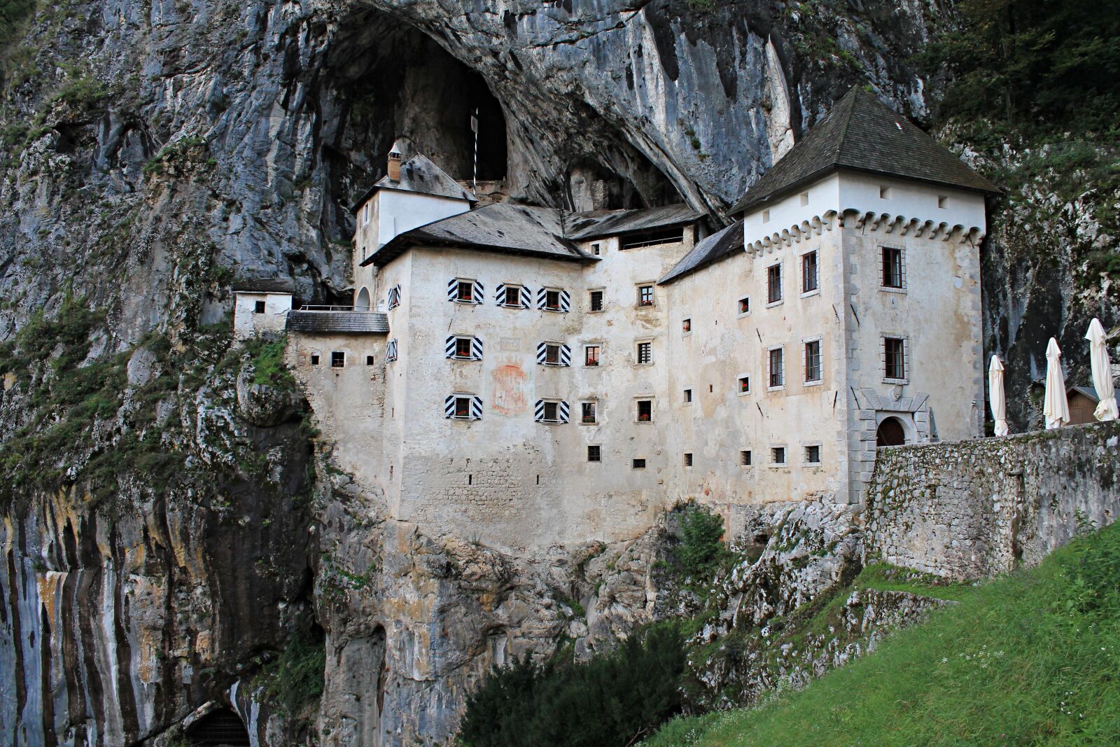 Canon EOS 1100D (EOS Rebel T3 / EOS Kiss X50) sample photo. Architecture, old, castle photography
