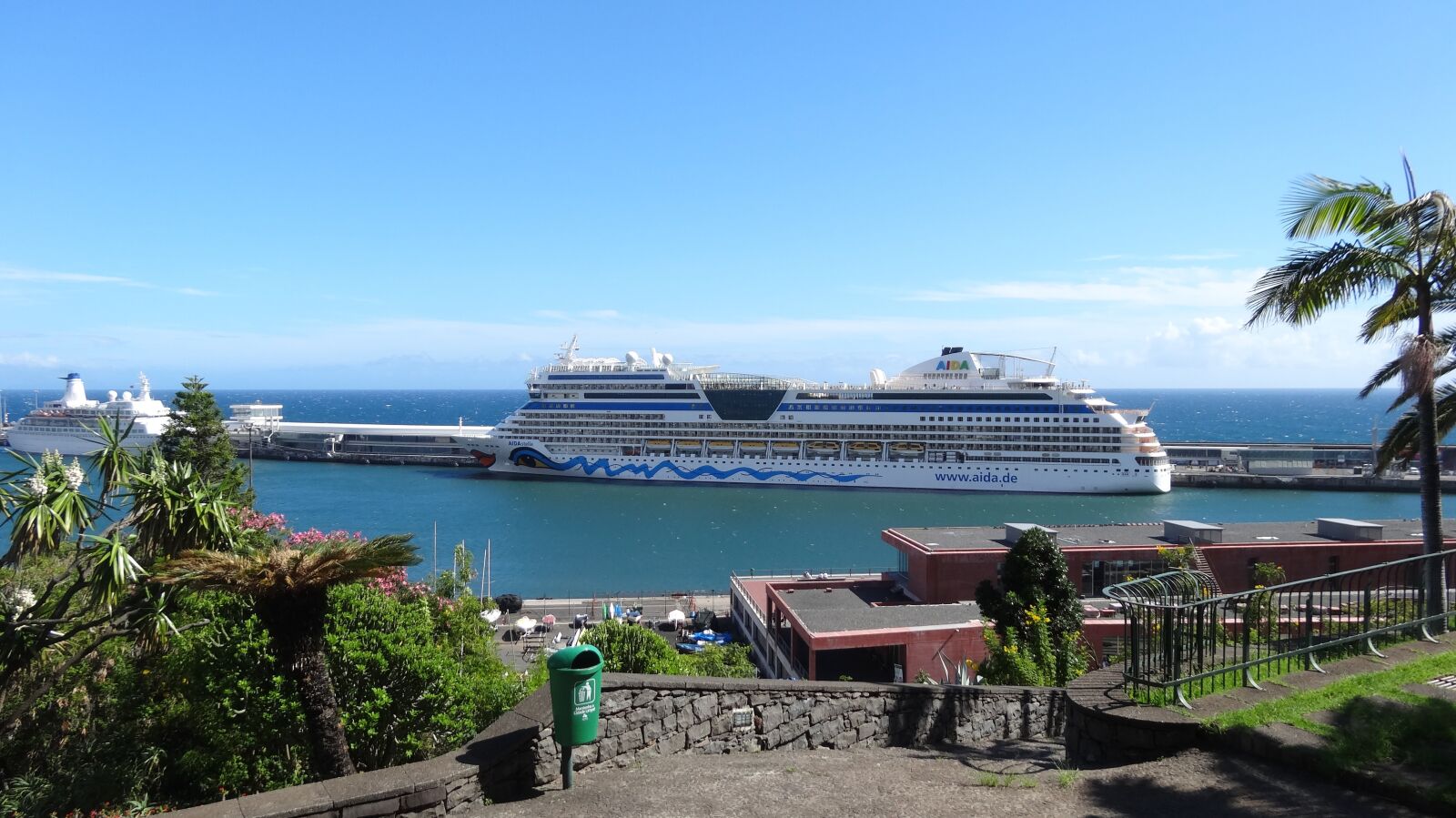 Sony Cyber-shot DSC-HX20V sample photo. Waters, travel, sea photography