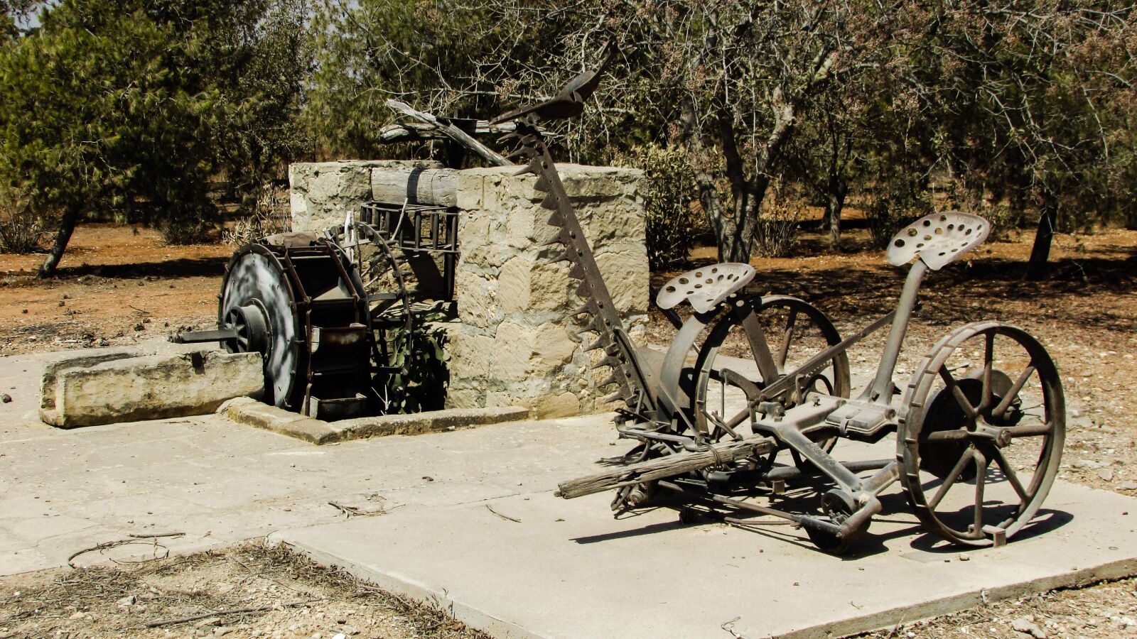 Canon PowerShot SX400 IS sample photo. Farm, traditional, machinery photography