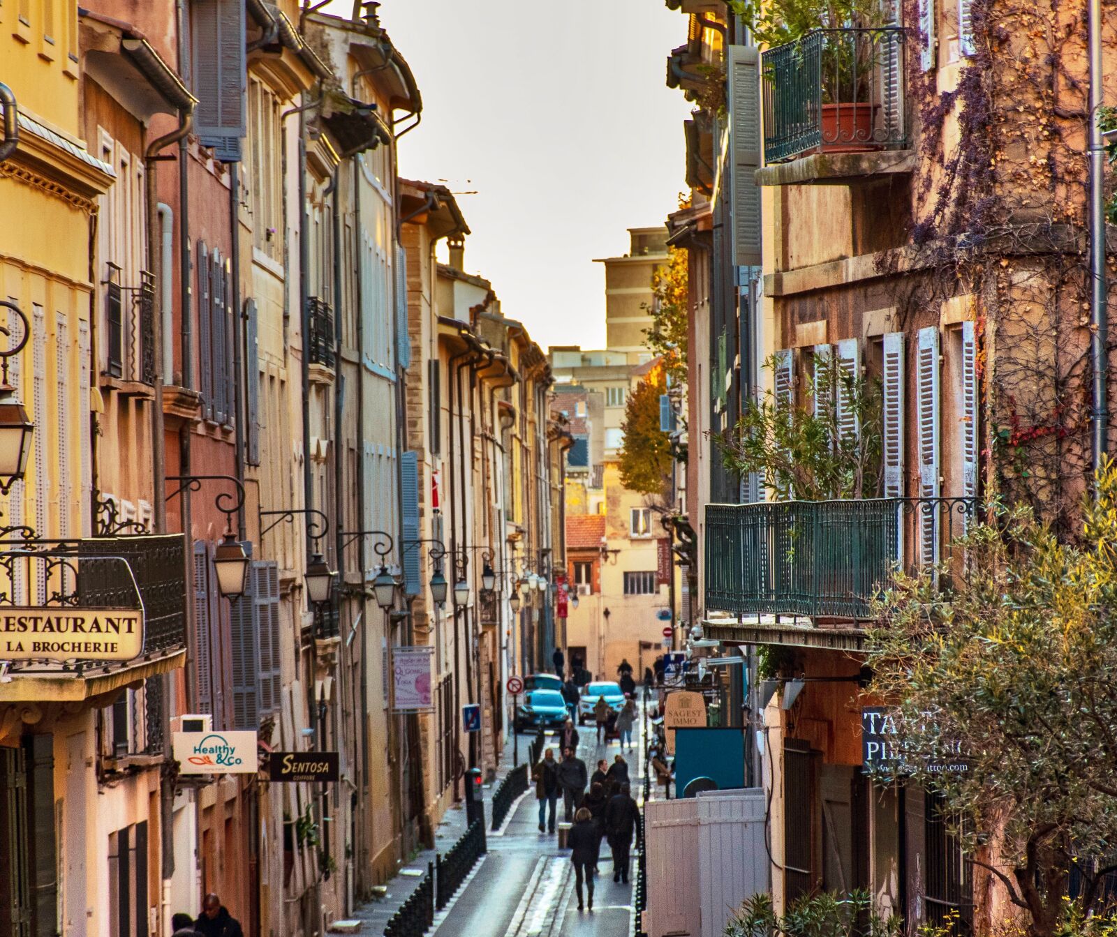 Nikon D5600 sample photo. City life, street life photography