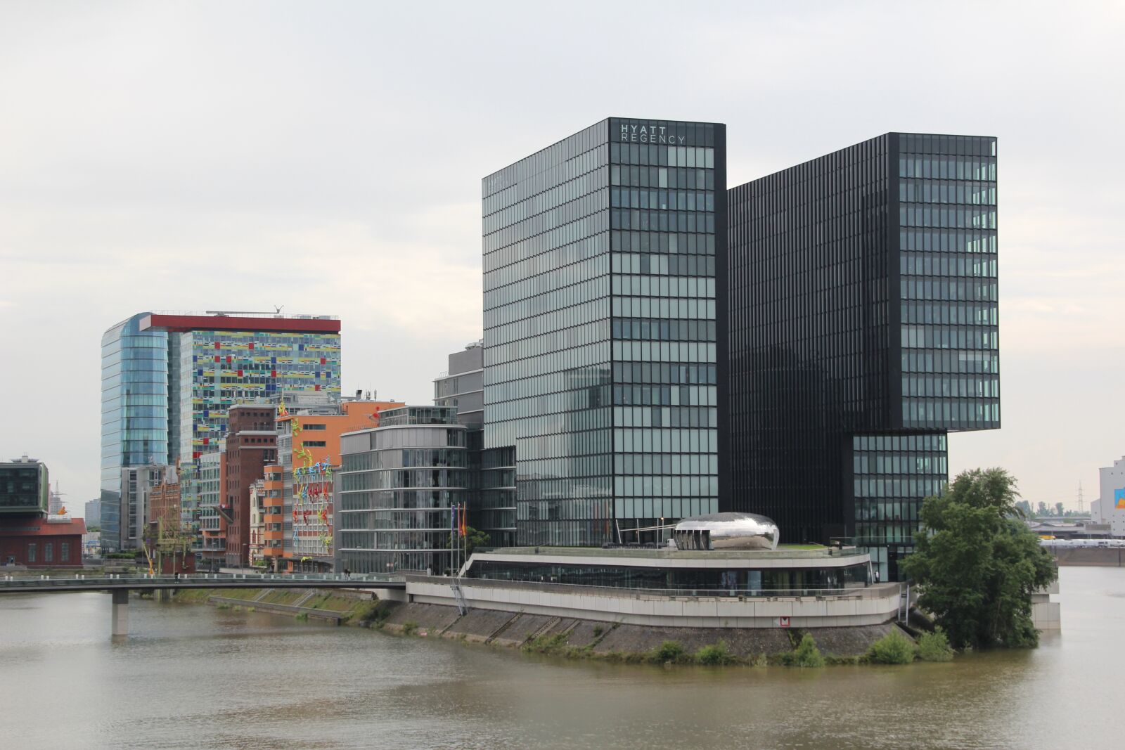 Canon EOS 600D (Rebel EOS T3i / EOS Kiss X5) sample photo. Düsseldorf, port, architecture photography
