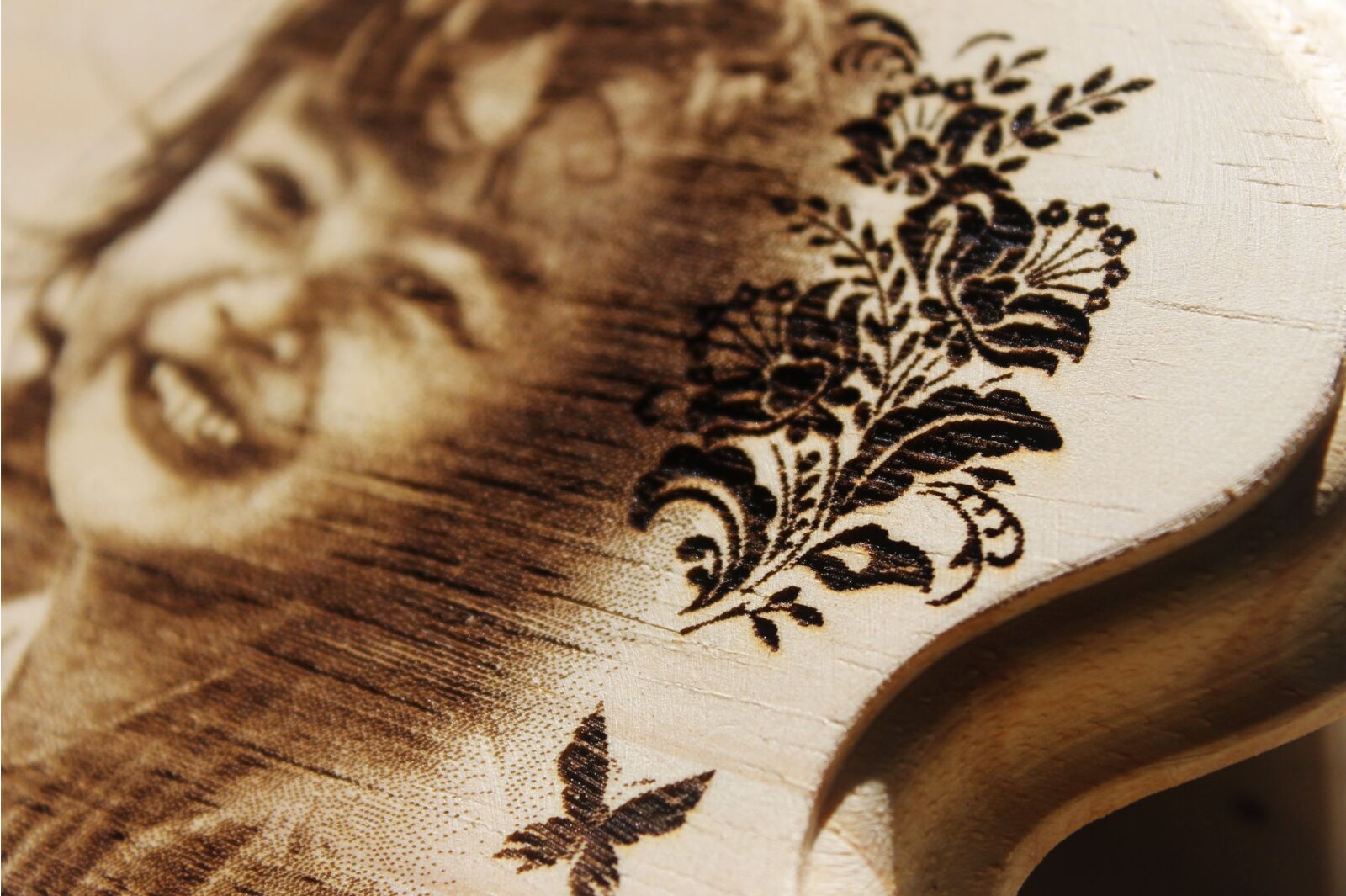 Canon EOS 1100D (EOS Rebel T3 / EOS Kiss X50) sample photo. Wooden laser engrave, border photography