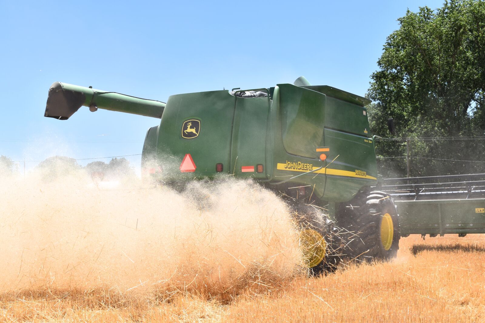 Nikon D5500 sample photo. Combine harvester, farm equipment photography