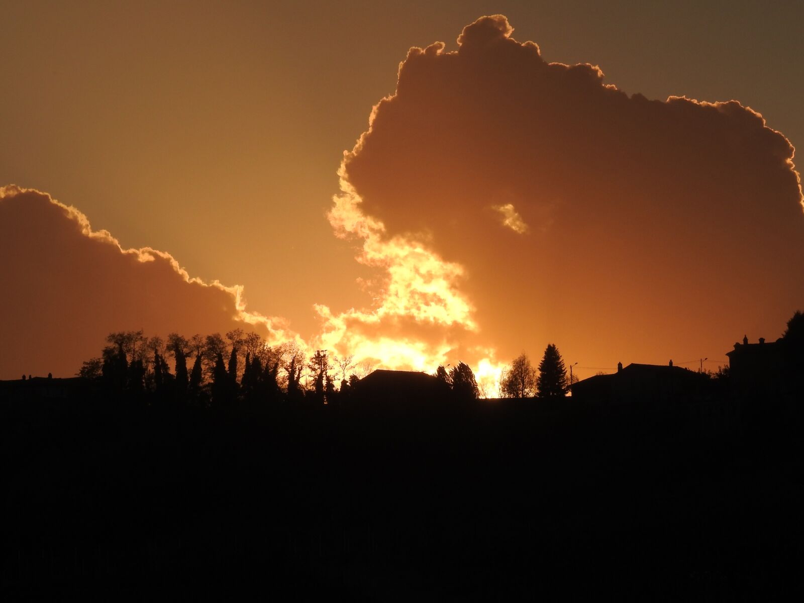Nikon Coolpix P900 sample photo. Sunset, sky, silhouette photography