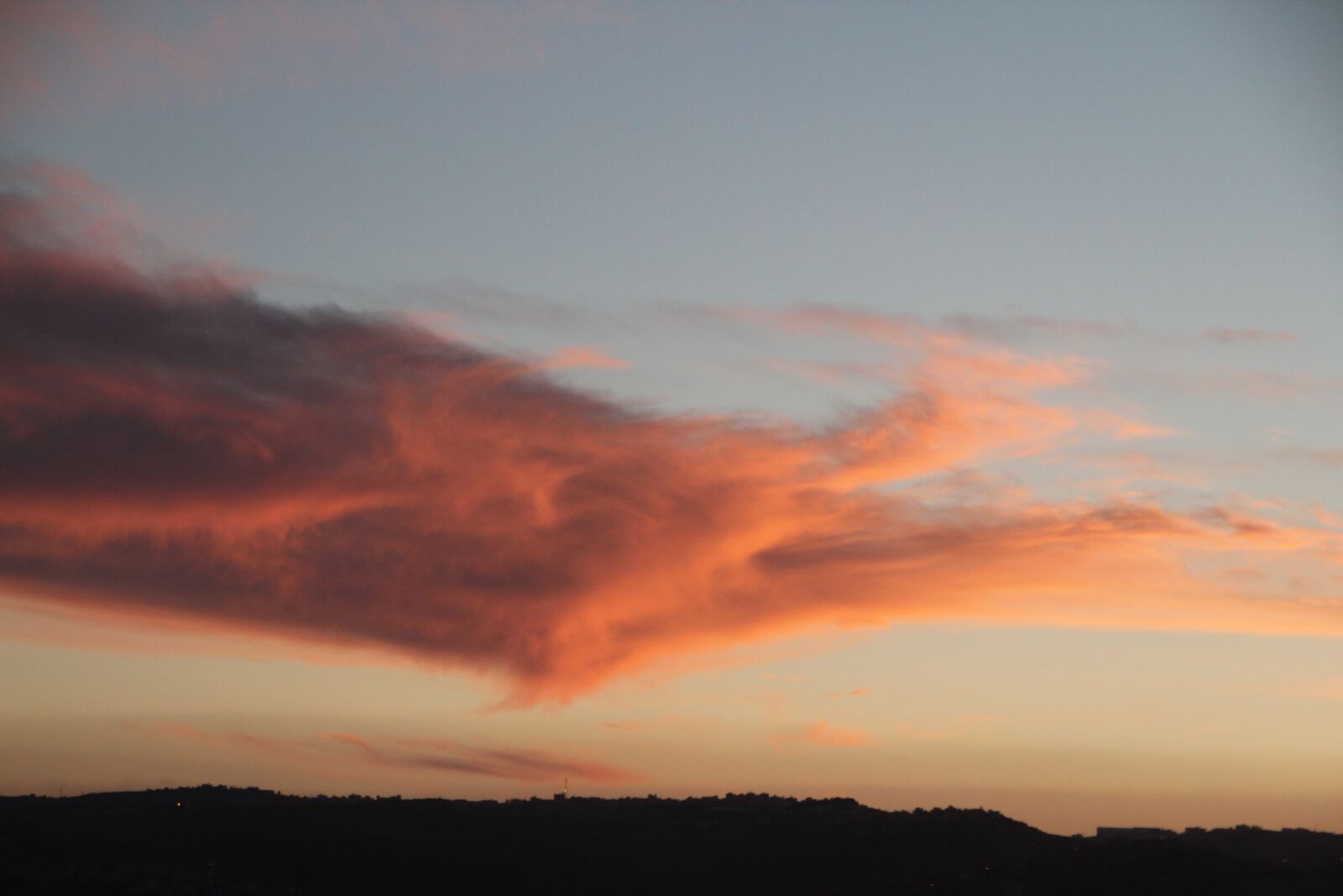 Canon EOS 550D (EOS Rebel T2i / EOS Kiss X4) sample photo. Sunset, red, sky photography