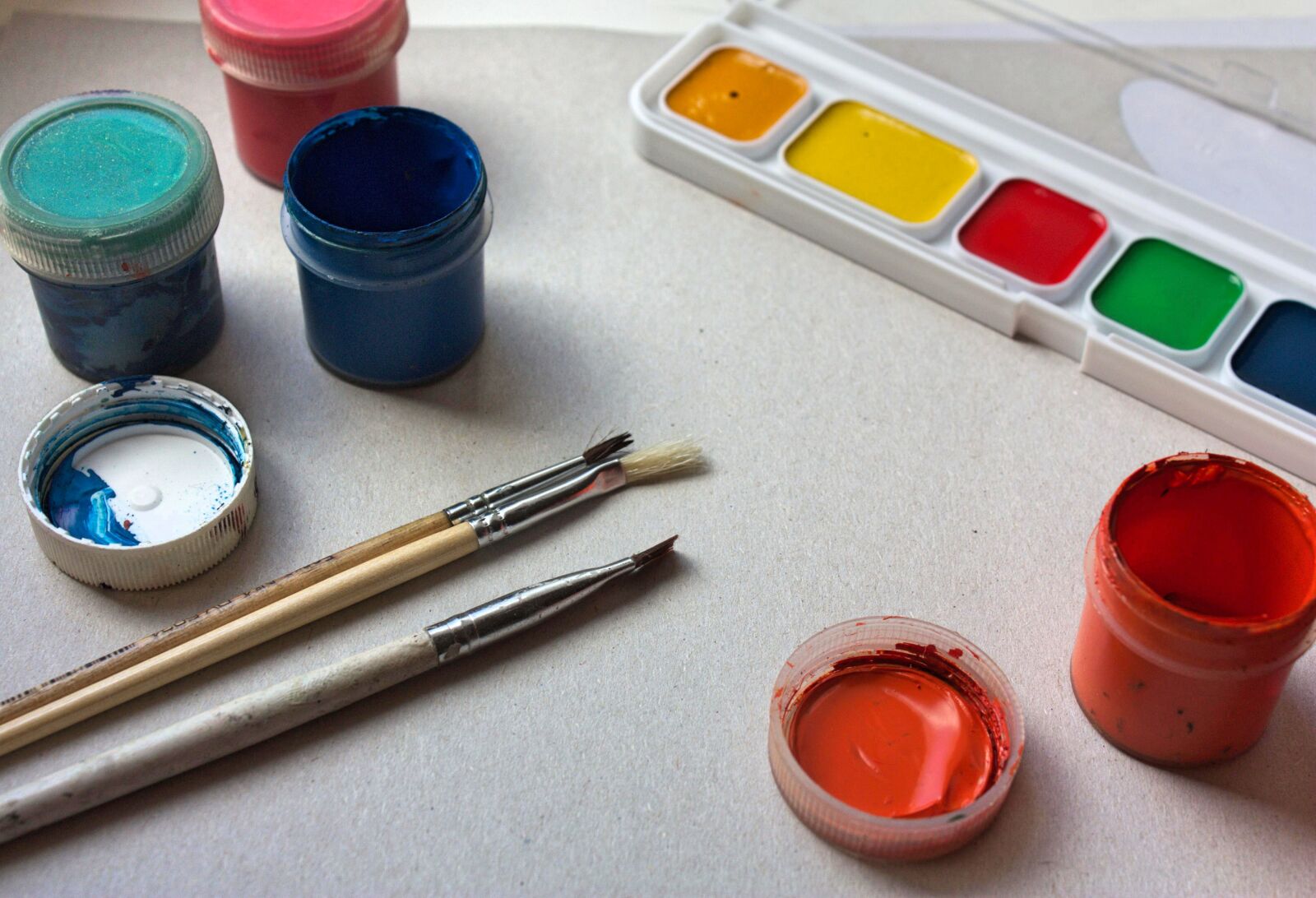 Canon EOS 450D (EOS Rebel XSi / EOS Kiss X2) sample photo. Paint, brush, figure photography