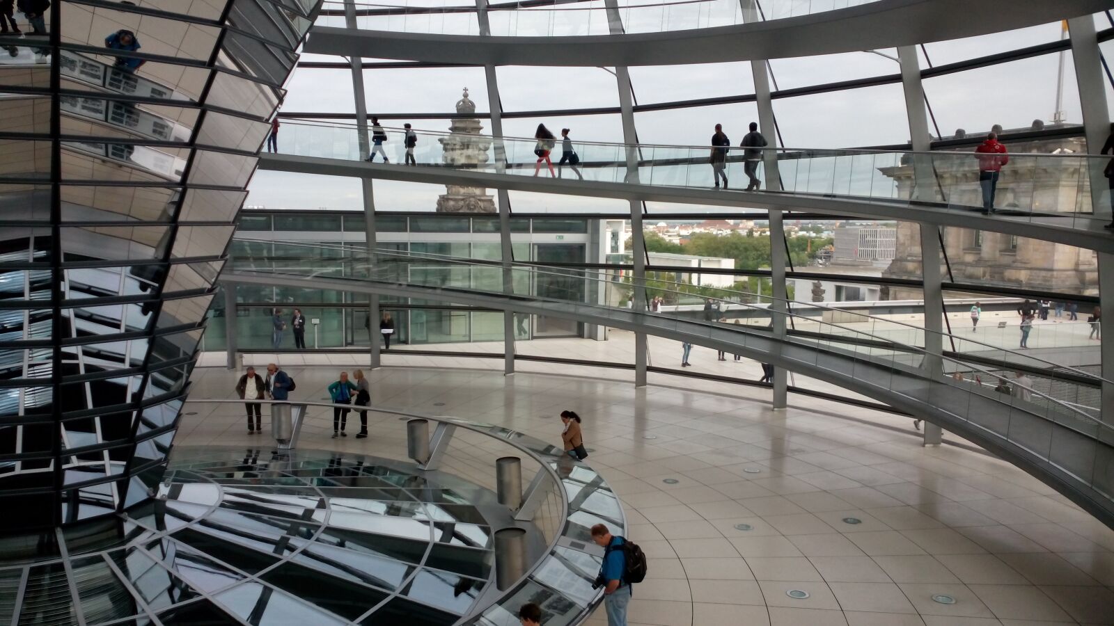 Acer Liquid E3 sample photo. Berlin, bundestag, mirror photography