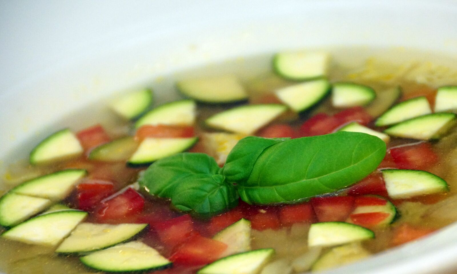 Sony DT 18-250mm F3.5-6.3 sample photo. Soup, vegetables, healthy photography