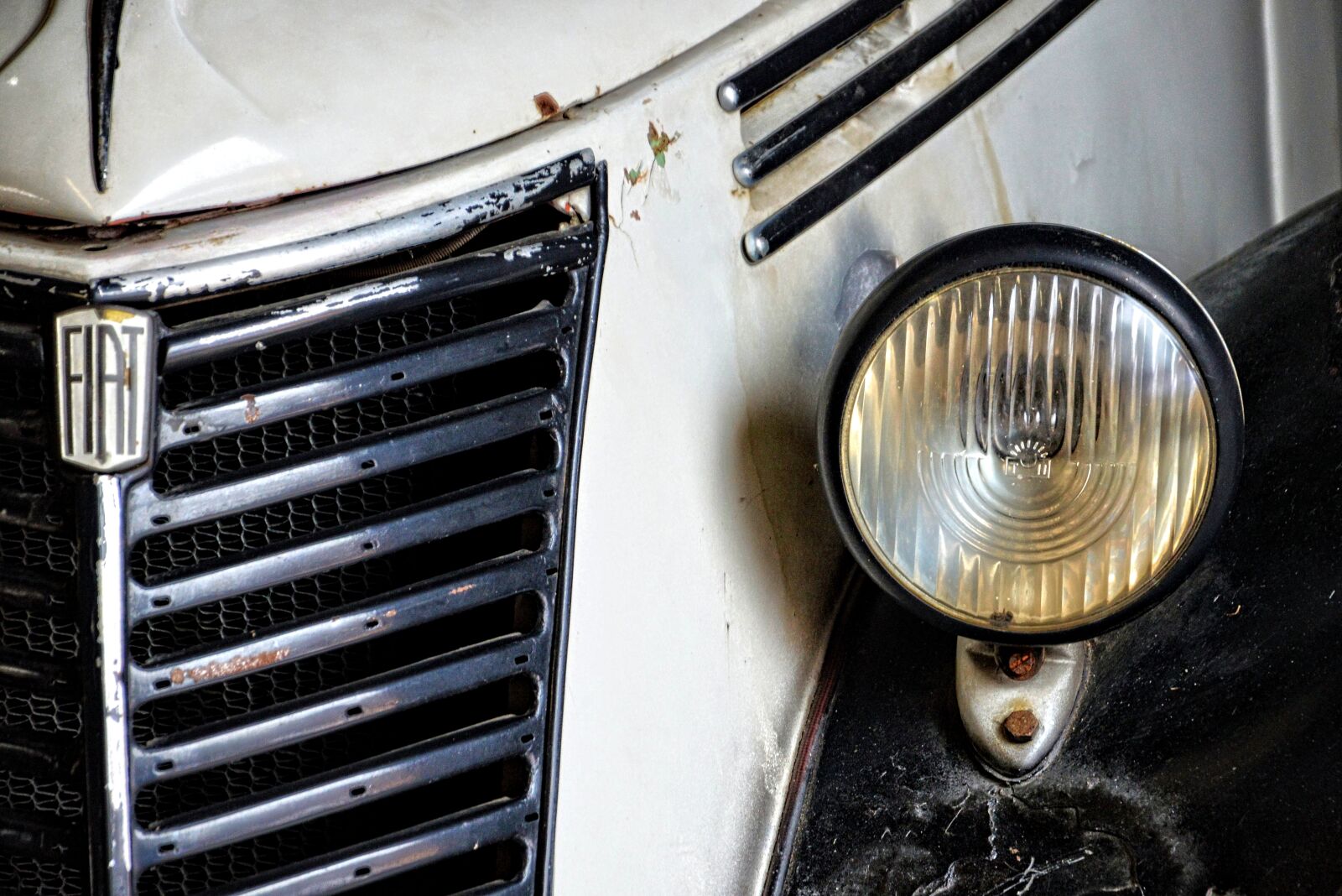 Nikon D3200 sample photo. Car front, grille, spotlight photography