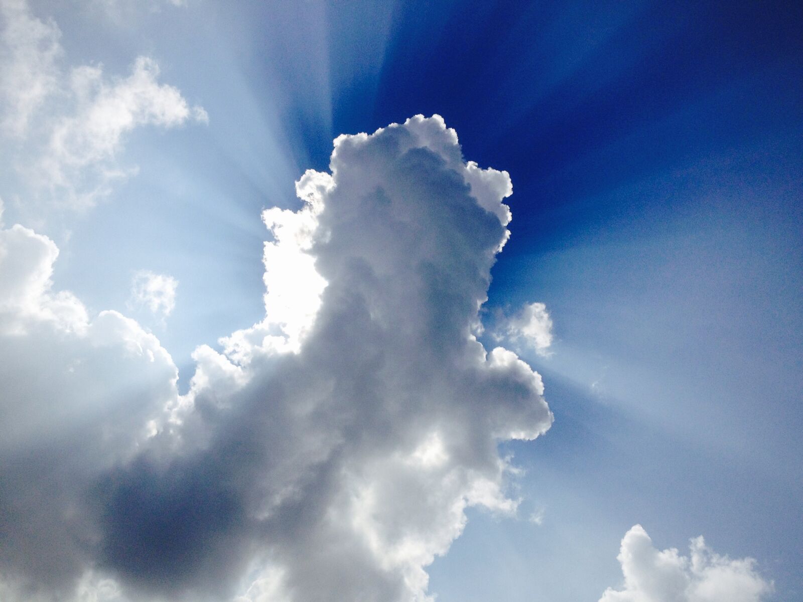 iPhone 4S back camera 4.28mm f/2.4 sample photo. Cloud, sky, blue photography