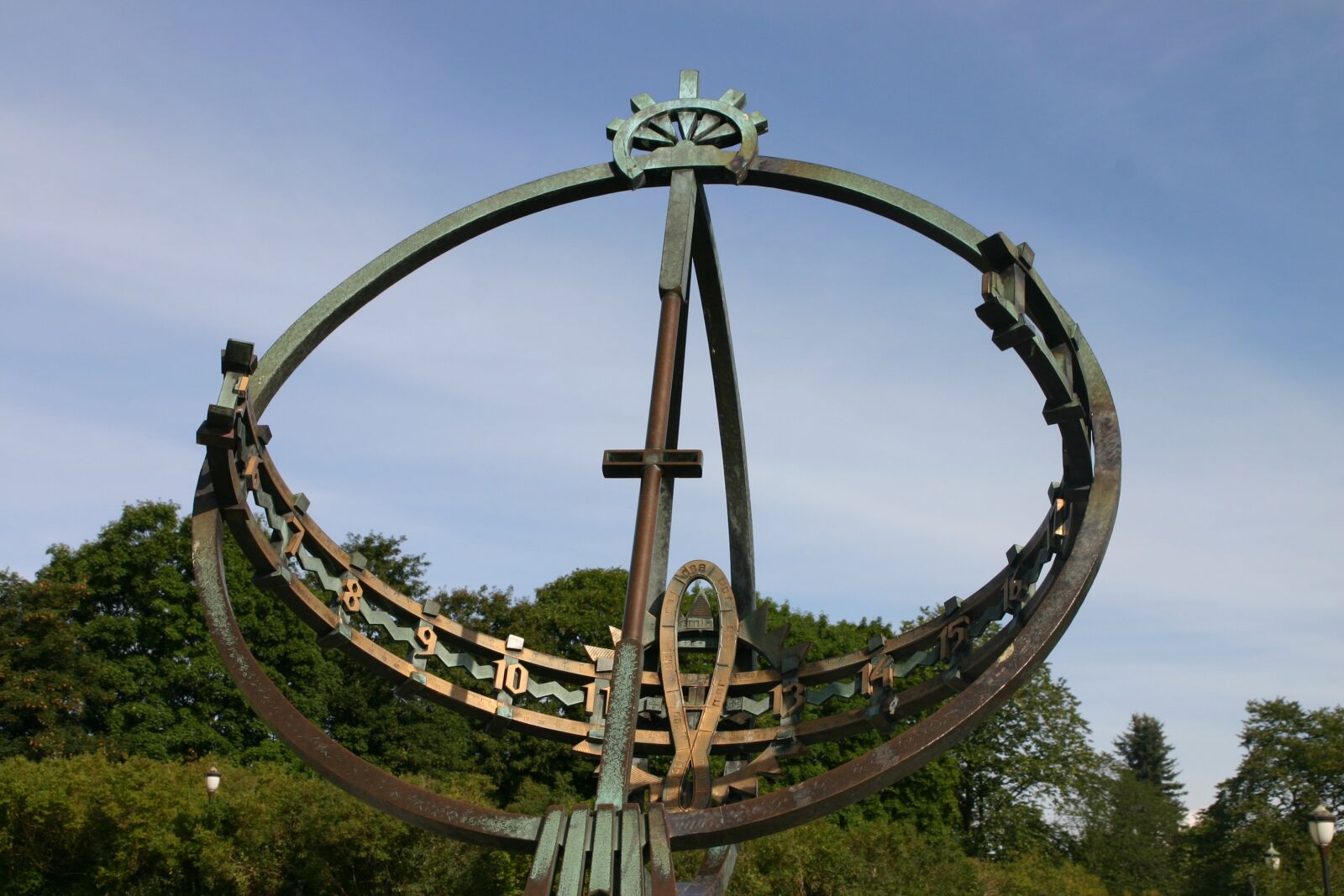 Canon EOS 300D (EOS Digital Rebel / EOS Kiss Digital) sample photo. Sundial, oslo, vigeland photography