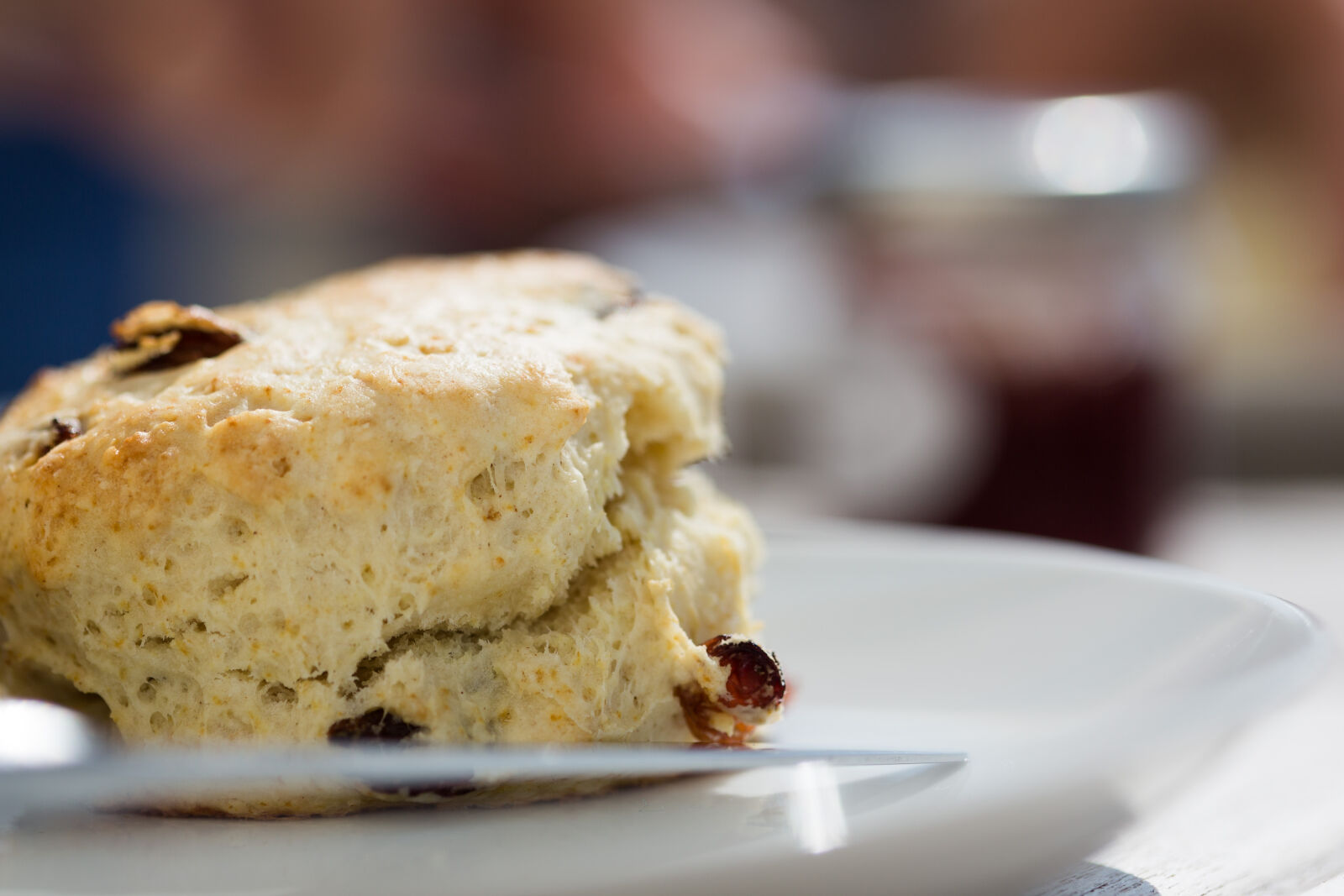 Canon EF 100mm F2.8 Macro USM sample photo. Blur, bread, delicious, food photography