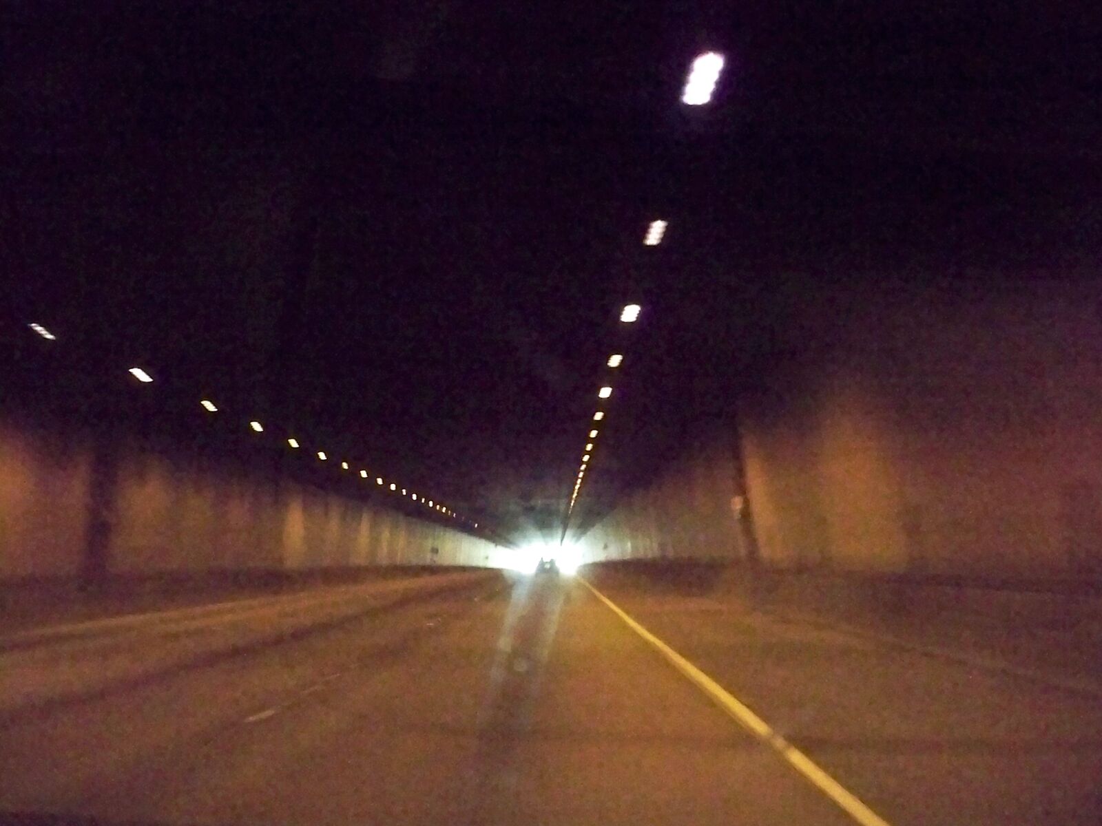 Kodak EASYSHARE M1093 IS DIGITAL CAMERA sample photo. Tunnel photography