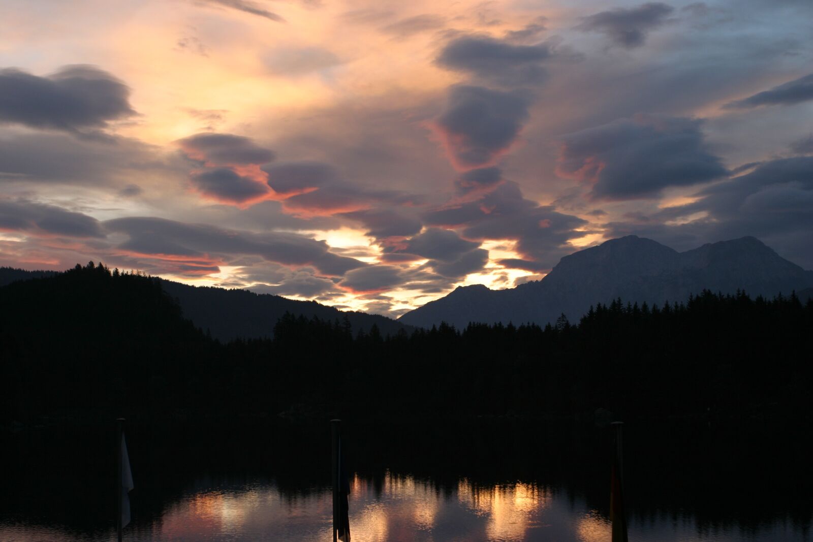 Canon EOS 10D sample photo. Mountains, lake, clouds photography