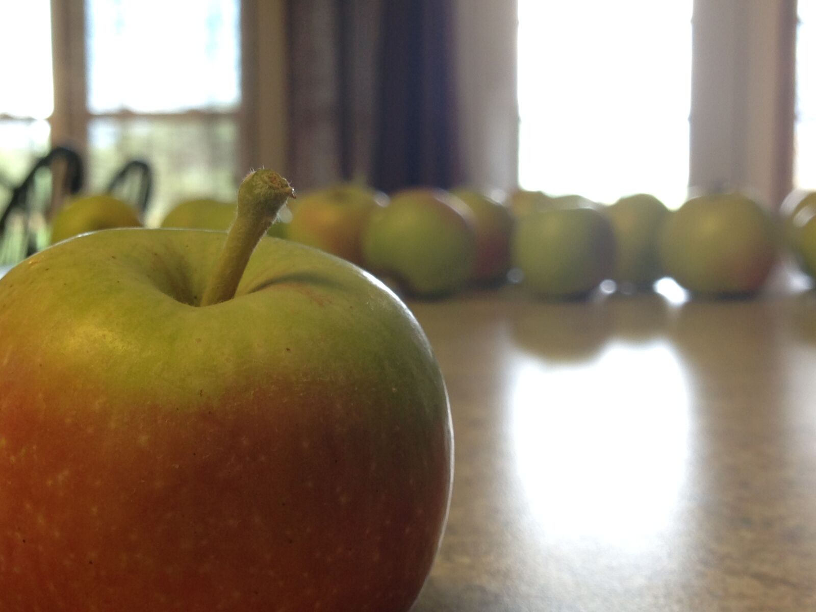 iPhone 5c back camera 4.12mm f/2.4 sample photo. Apple, apples, blurry, background photography