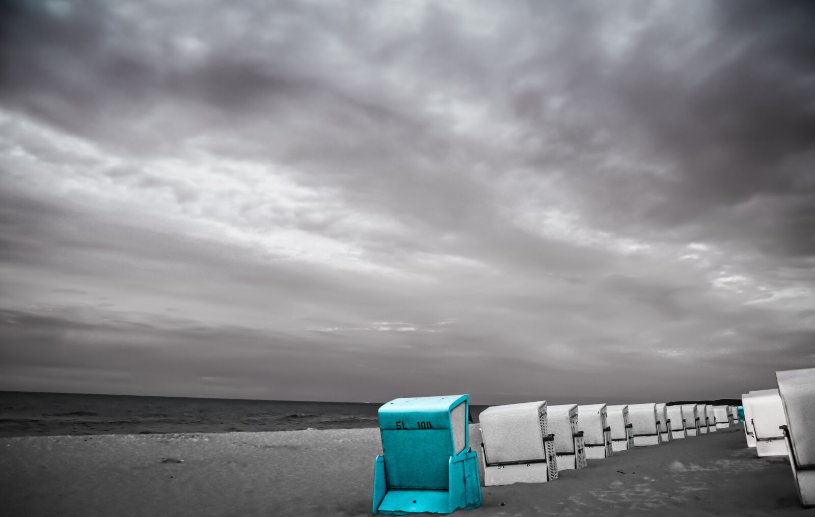 Canon EOS 80D sample photo. Beach chair, blue, white photography