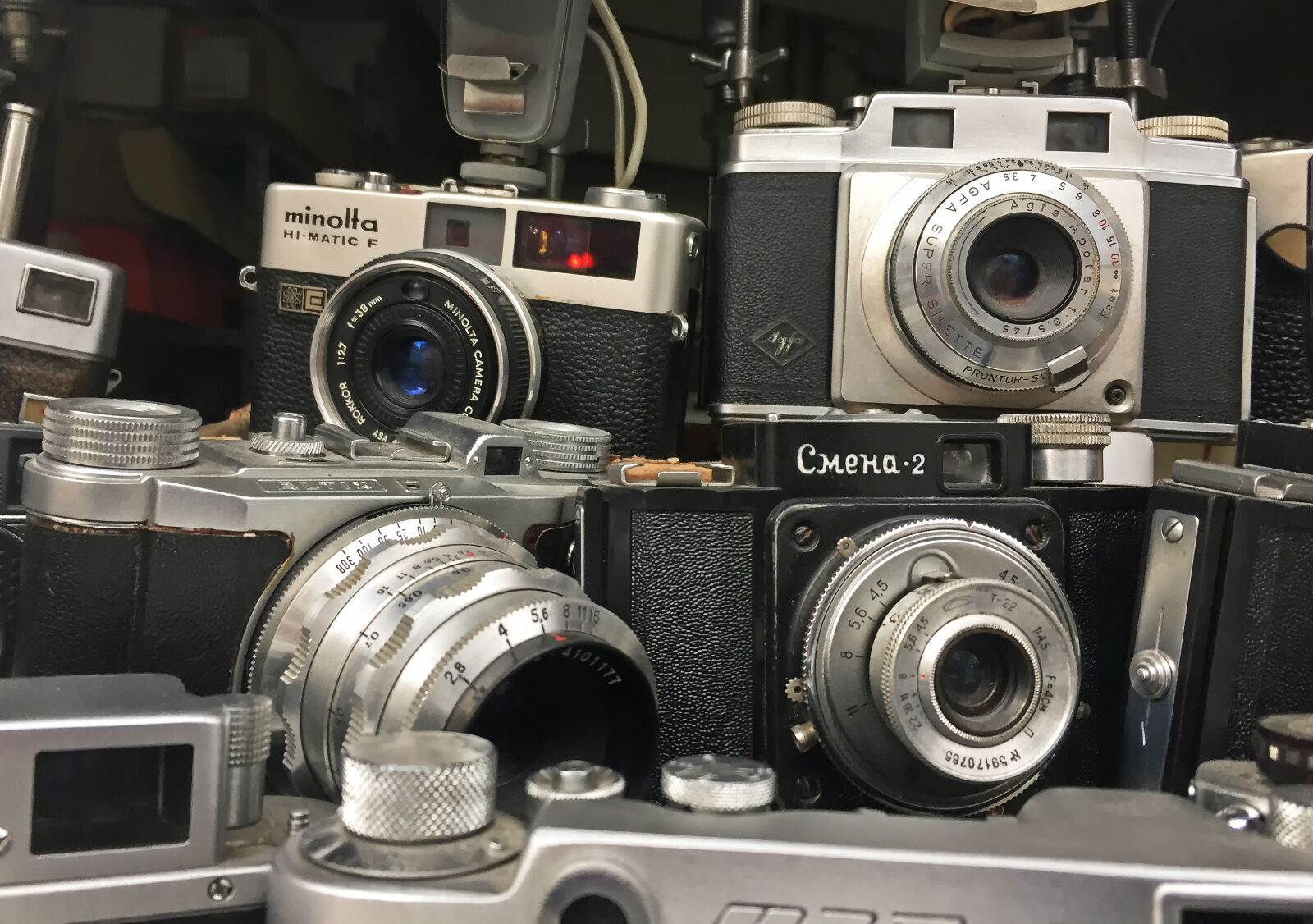 iPhone 6 back camera 4.15mm f/2.2 sample photo. Vintage cameras, film, retro photography