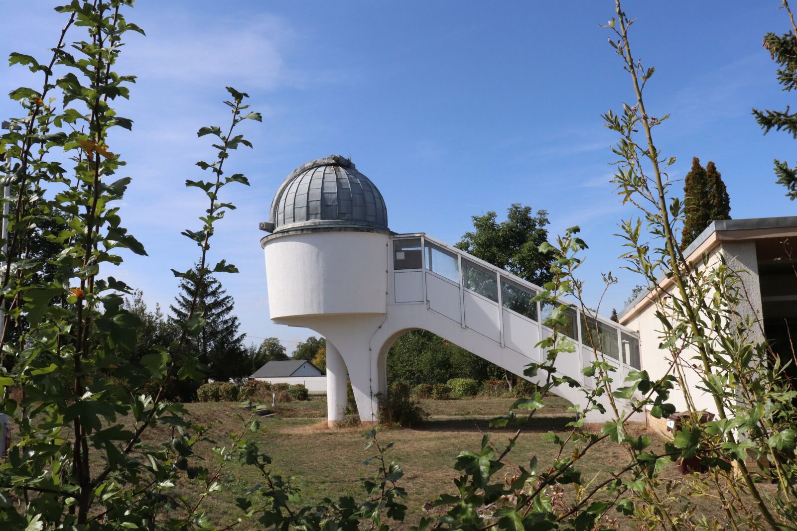 Canon EOS 200D (EOS Rebel SL2 / EOS Kiss X9) sample photo. Tower, astronomical observatory, science photography