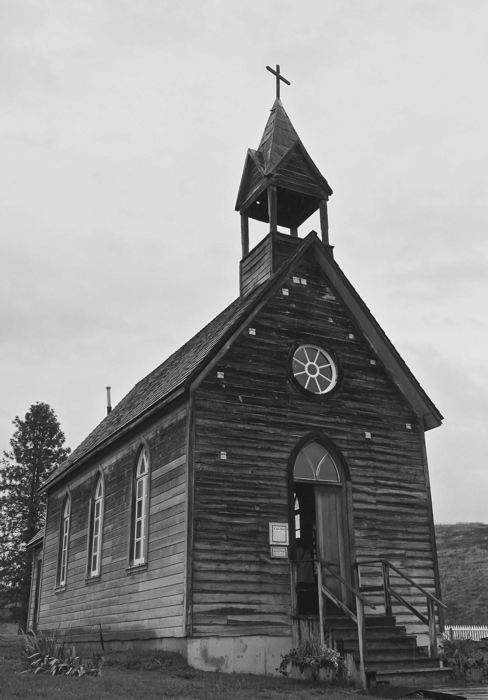 Sony Cyber-shot DSC-RX100 III sample photo. Church, wooden, kelowna photography