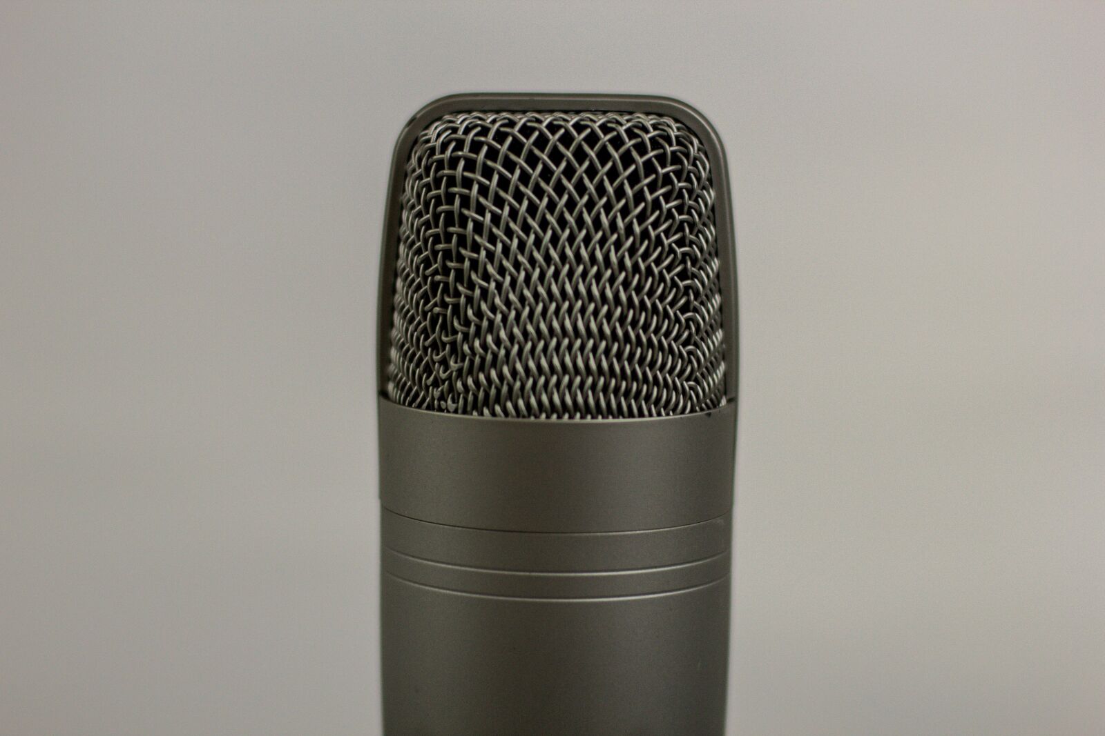 Canon EOS 60D sample photo. Mic, microphone, recording photography