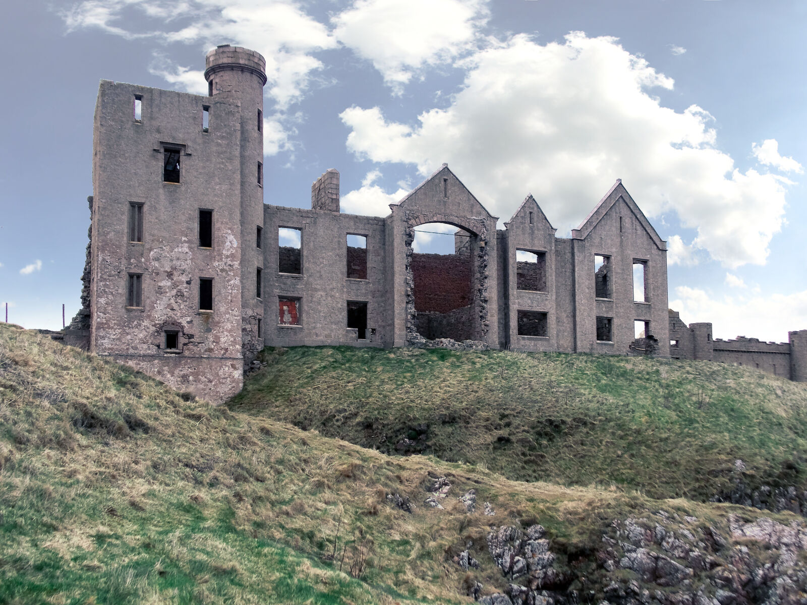 Nikon Coolpix L810 sample photo. Castle, scotland, travel photography