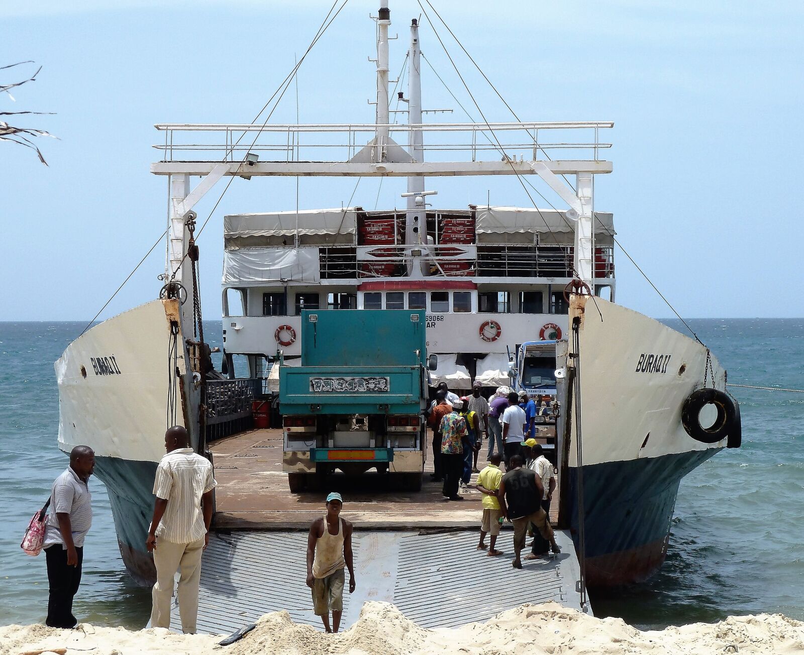 Panasonic Lumix DMC-ZS5 (Lumix DMC-TZ8) sample photo. Transport, ferryboat, sea photography