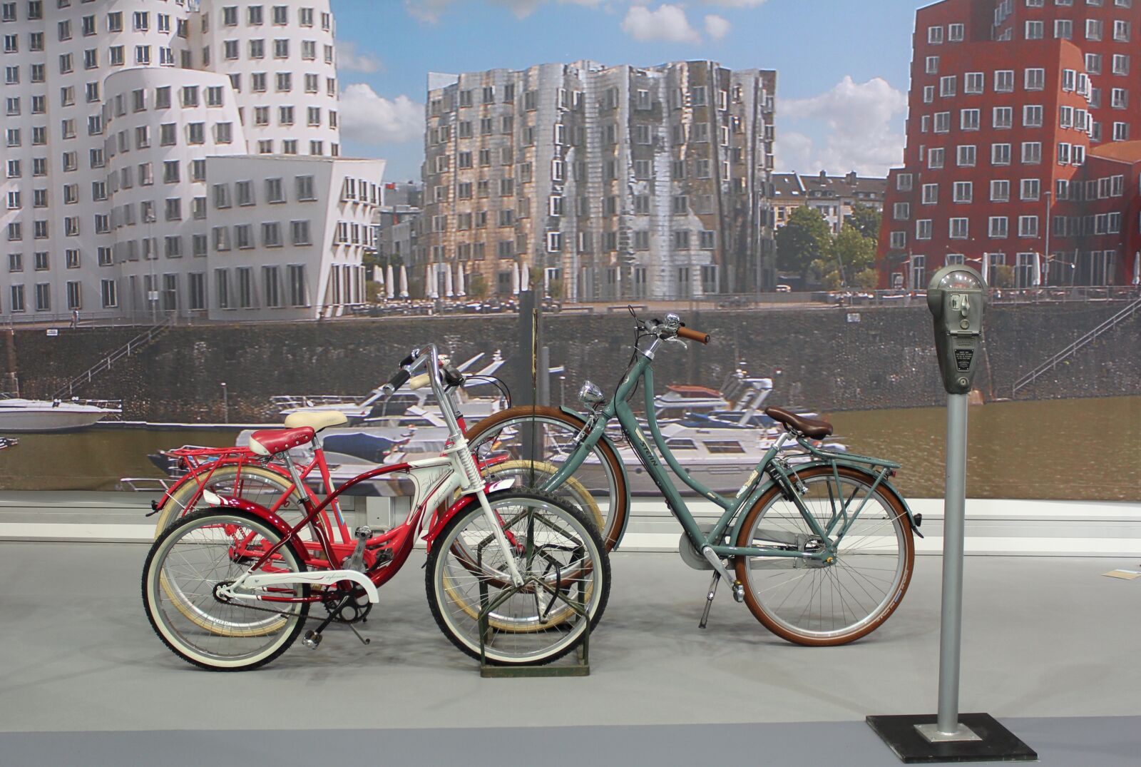 Canon EOS 600D (Rebel EOS T3i / EOS Kiss X5) sample photo. Bike park place, bike photography