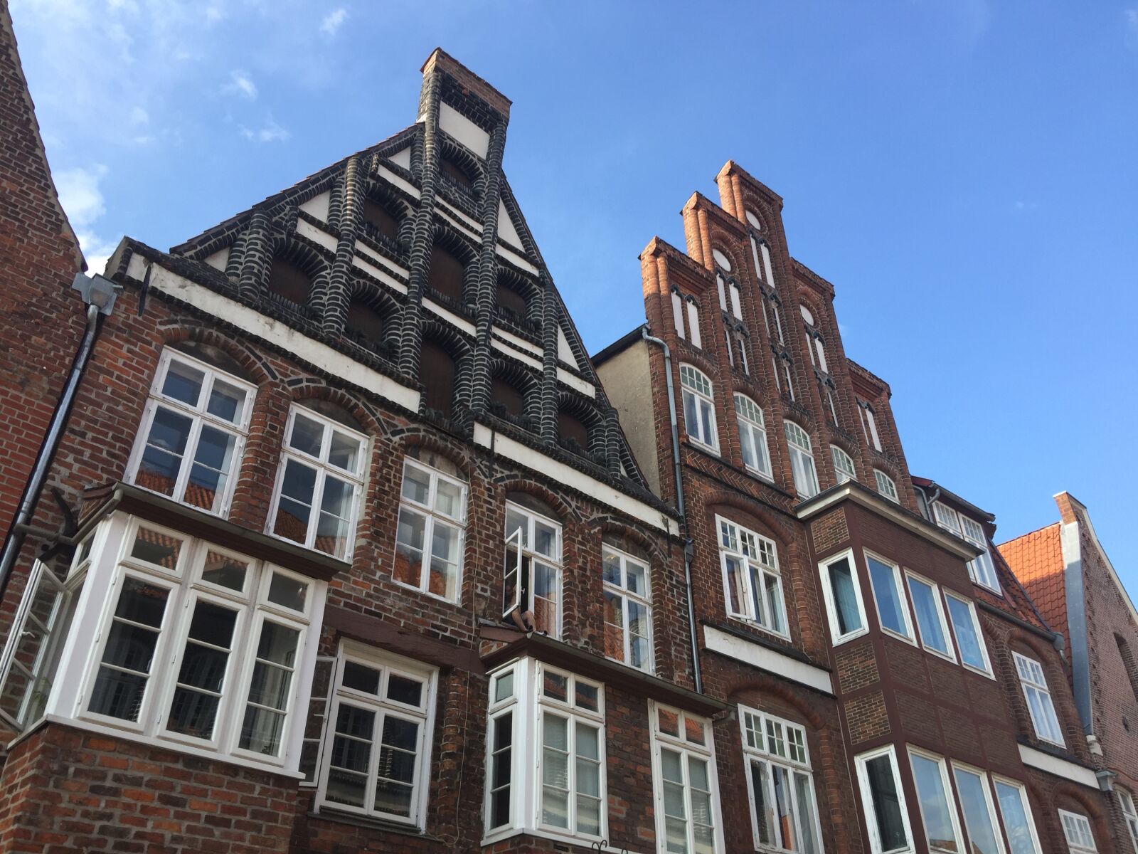 iPhone 6 Plus back camera 4.15mm f/2.2 sample photo. Lüneburg, gable, houses photography