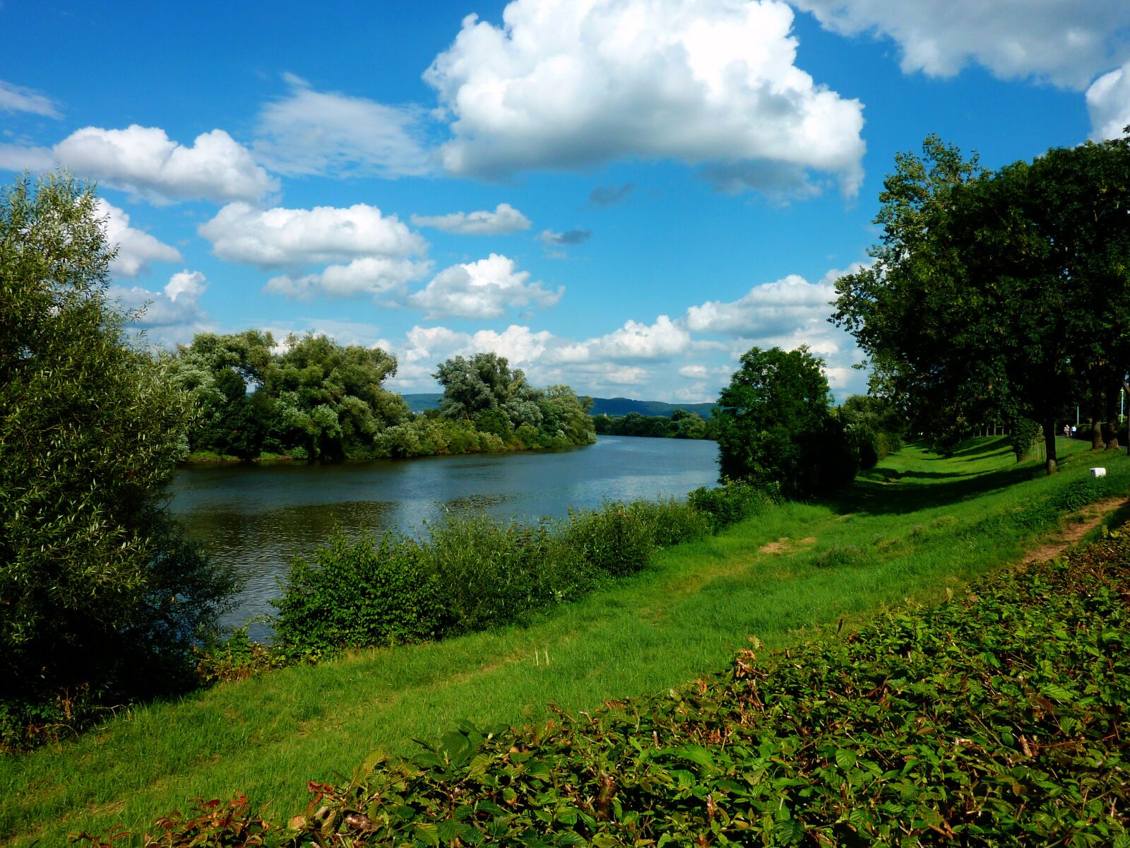 Panasonic DMC-TZ7 sample photo. Landscape, river landscape, river photography
