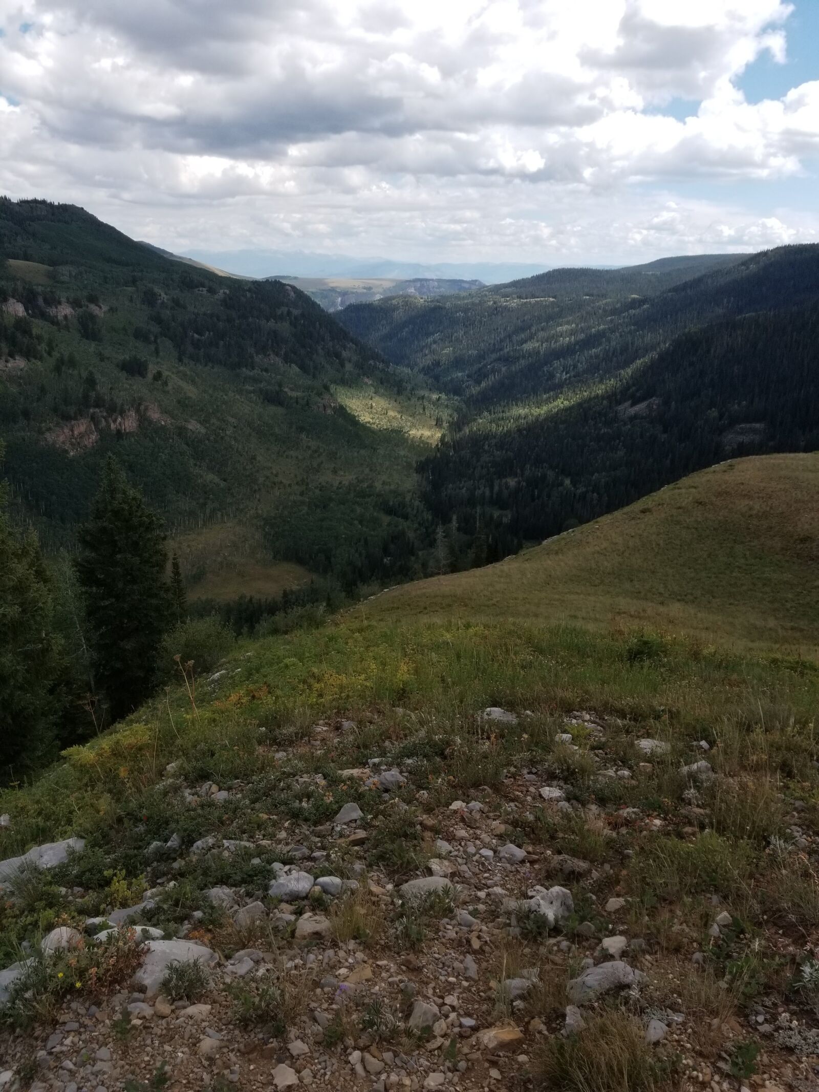 Samsung Galaxy S8 sample photo. Mountain, clouds, valley photography
