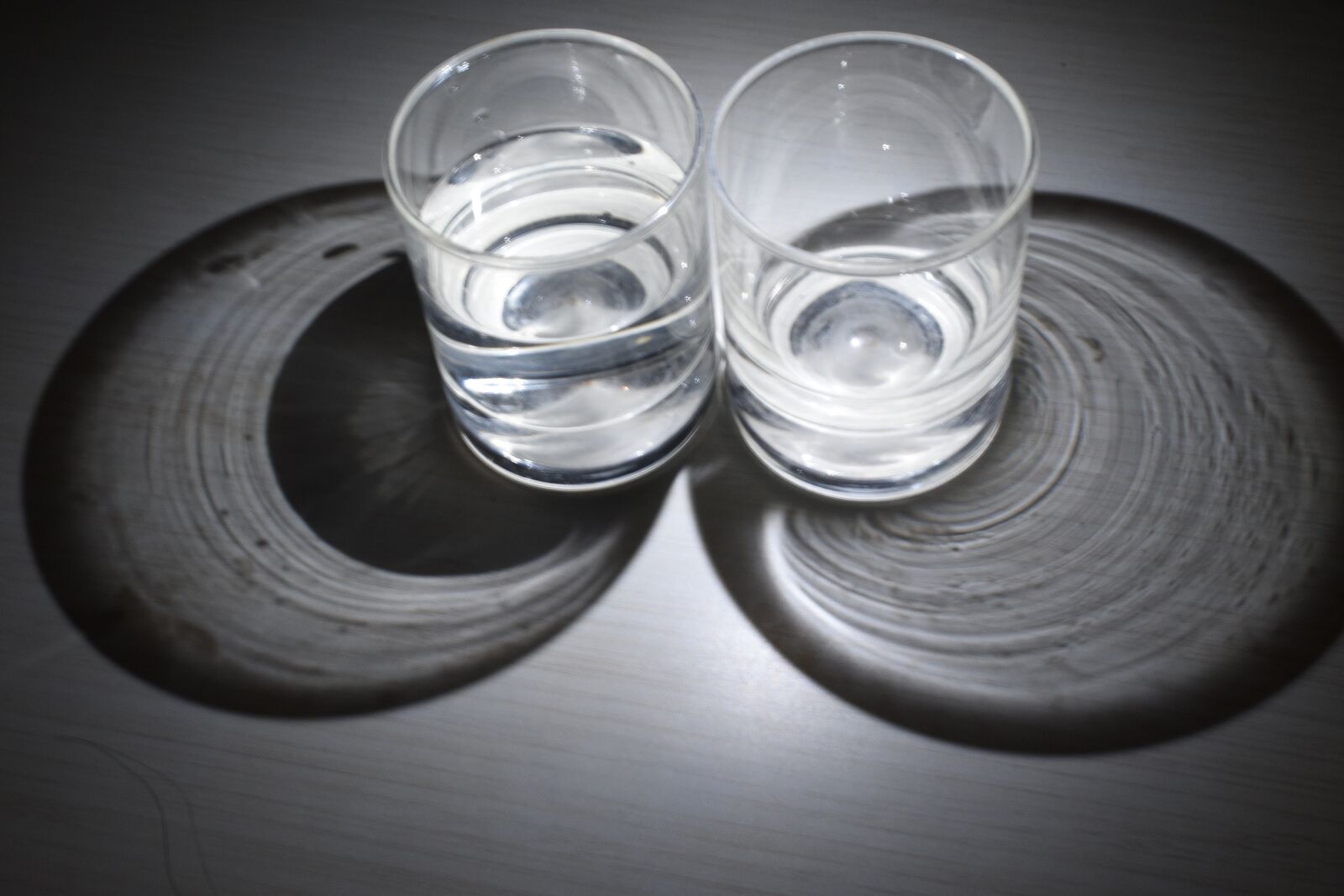 Nikon D5600 sample photo. Shadow, glass, water photography