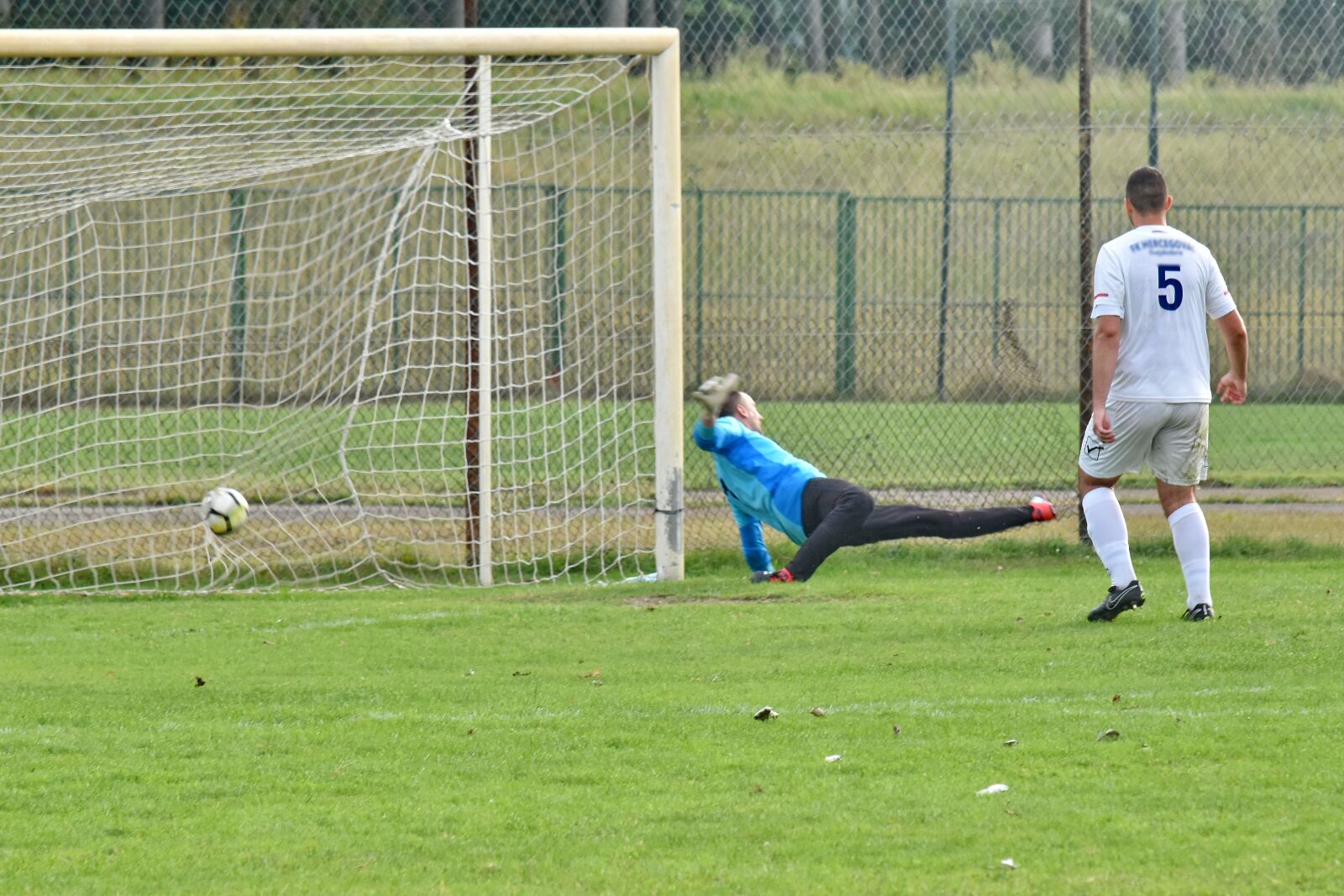 Nikon D5500 sample photo. Contest, football player, goal photography