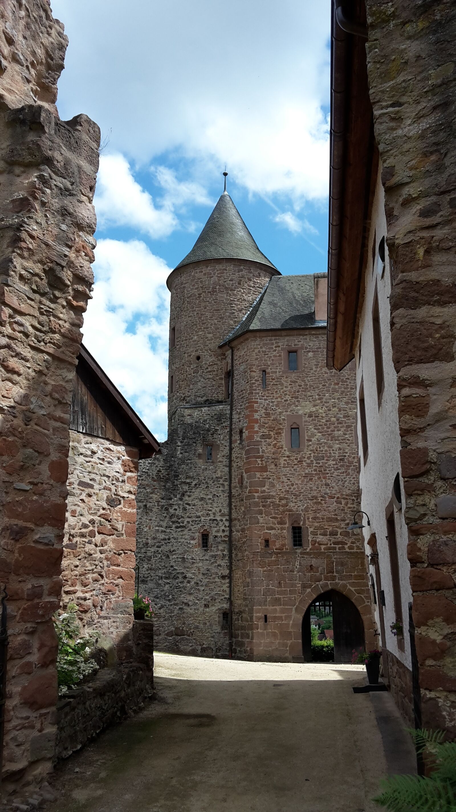 Samsung Galaxy S5 Mini sample photo. Castle, burgruine, bertradaburg photography